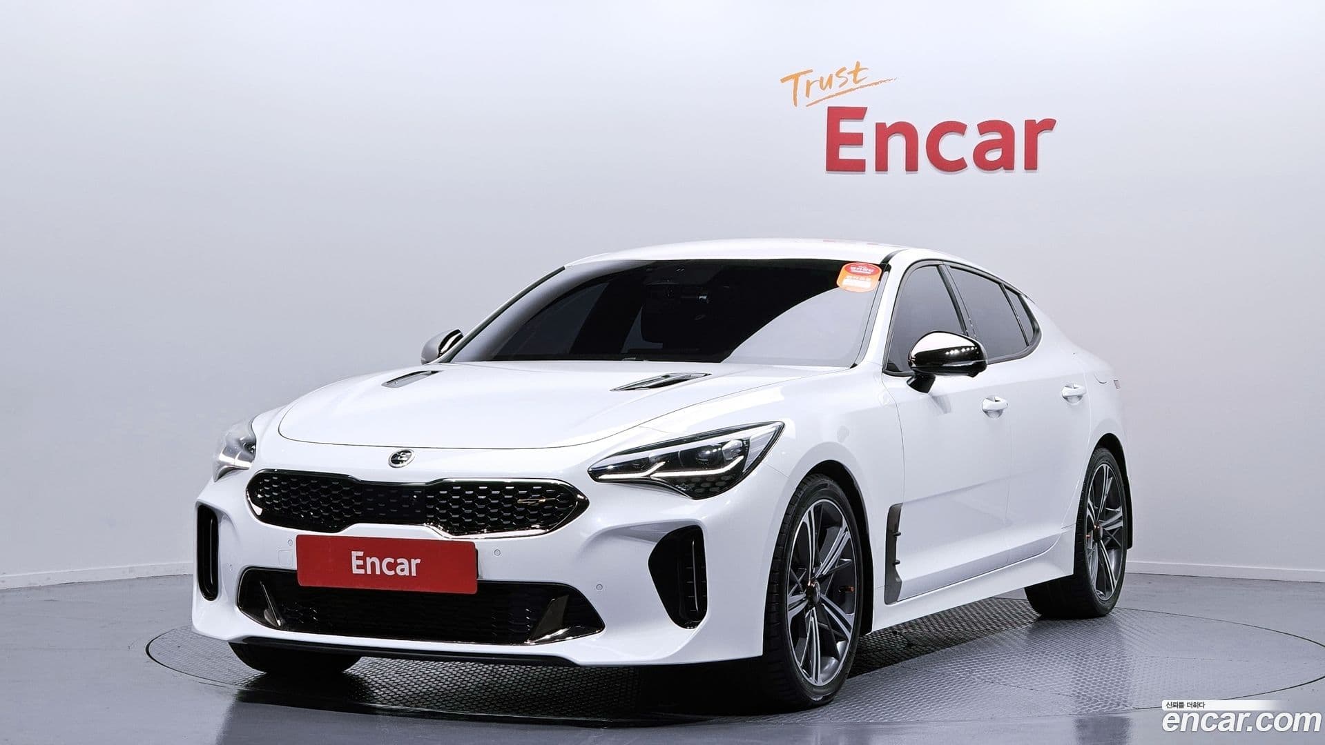 Main__Slider__Photo:Stinger Kia 2021.0-0