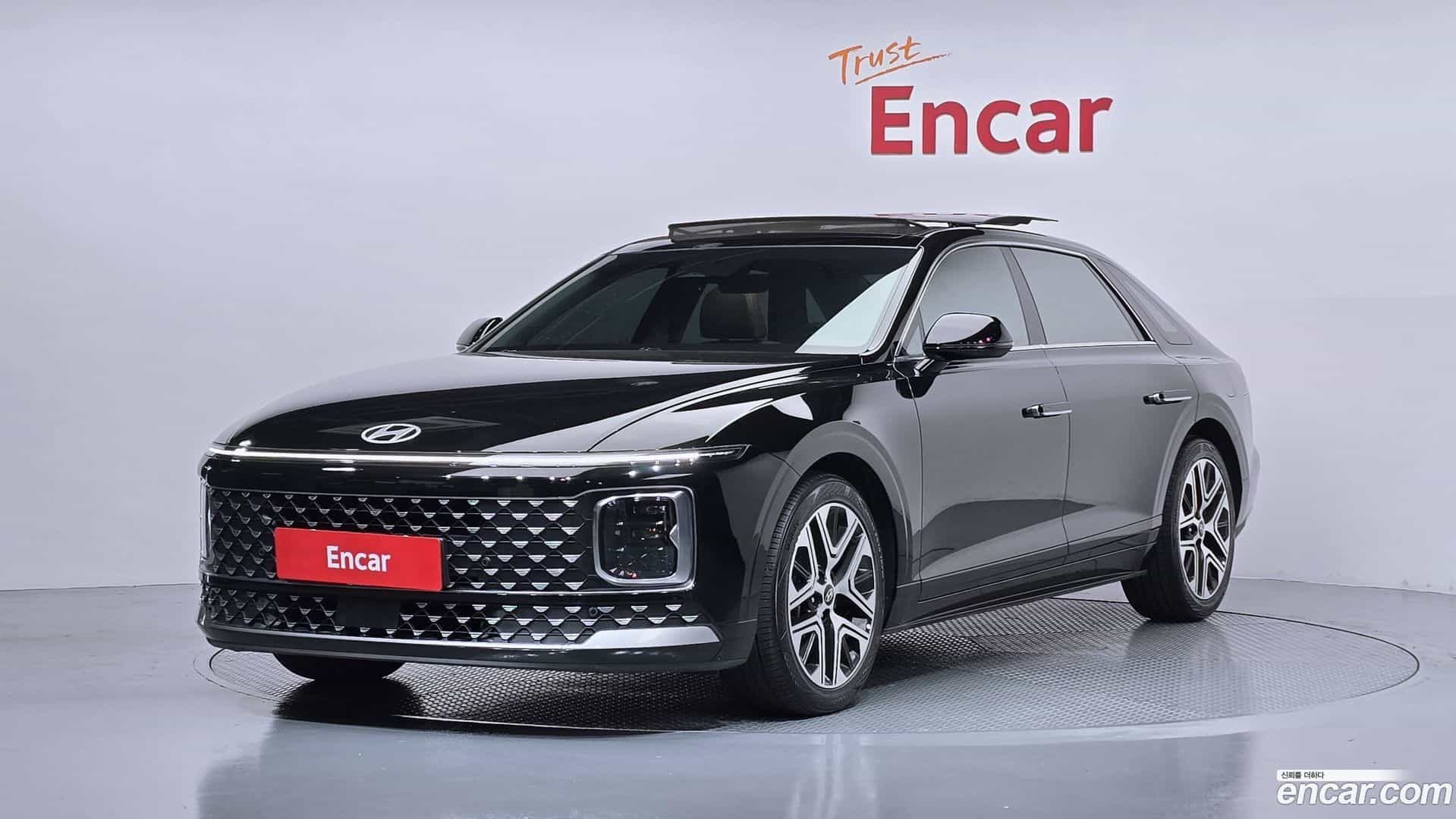 Grandeur Hyundai 2023.1-OUTER-001
