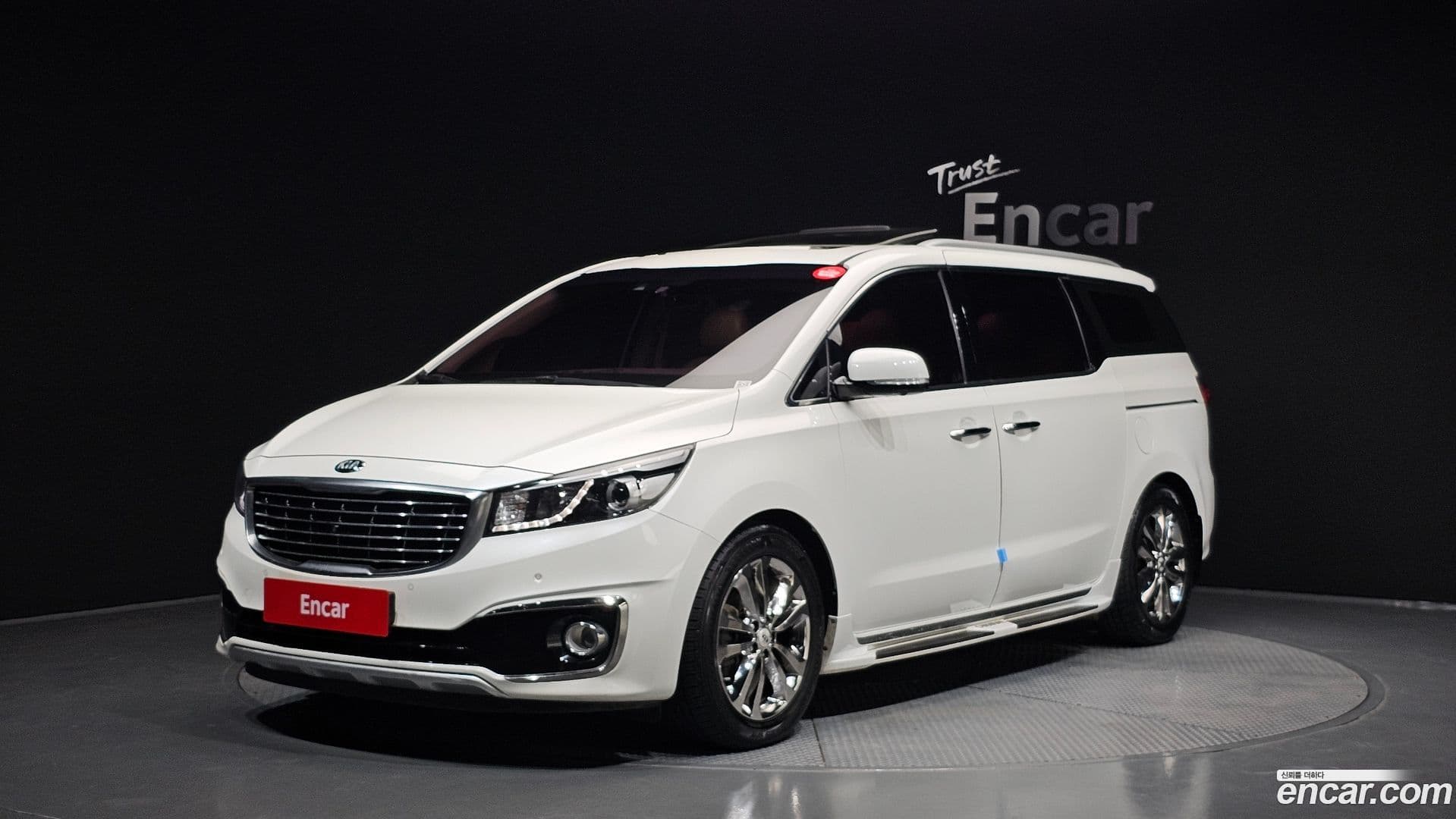 Main__Slider__Photo:Canival Kia 2015.8-0
