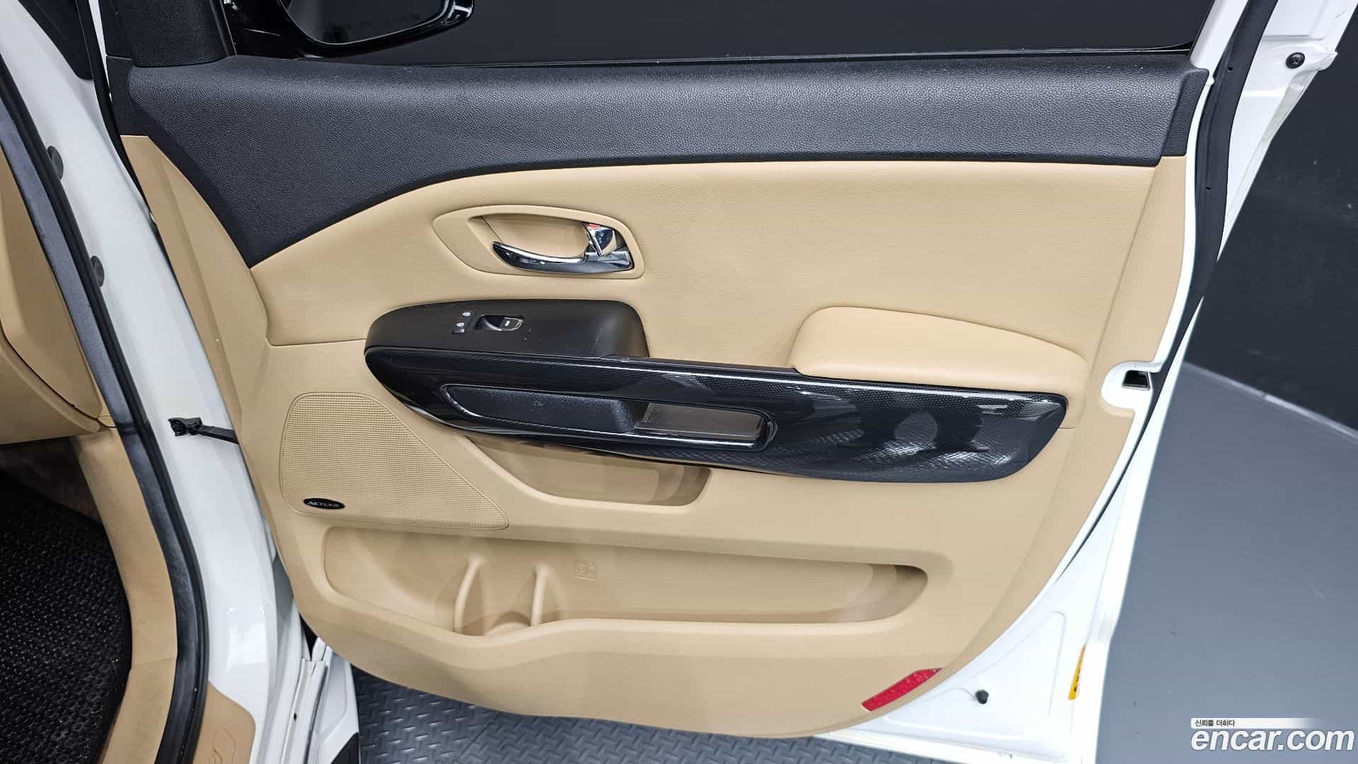 Canival Kia 2015.8-INNER-034
