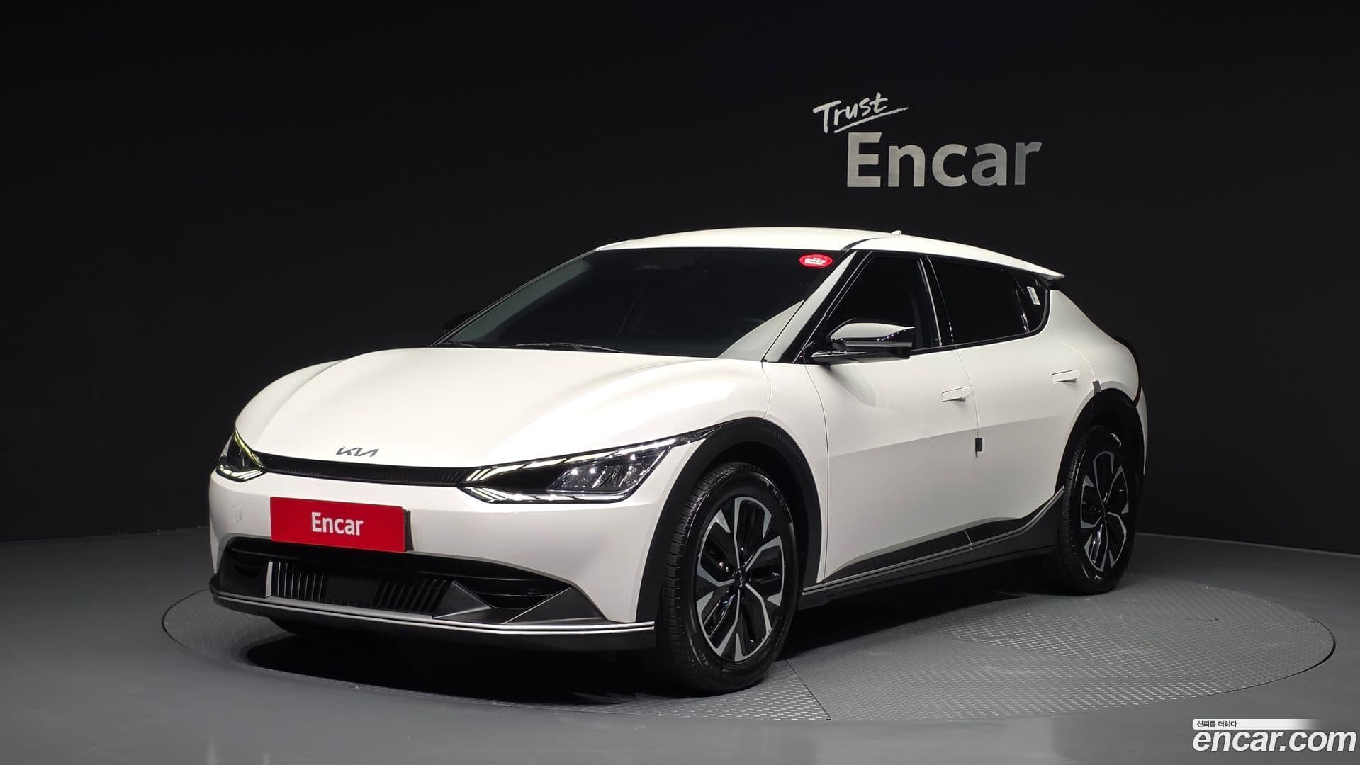 Main__Slider__Photo:EV6 Kia 2023.10-0