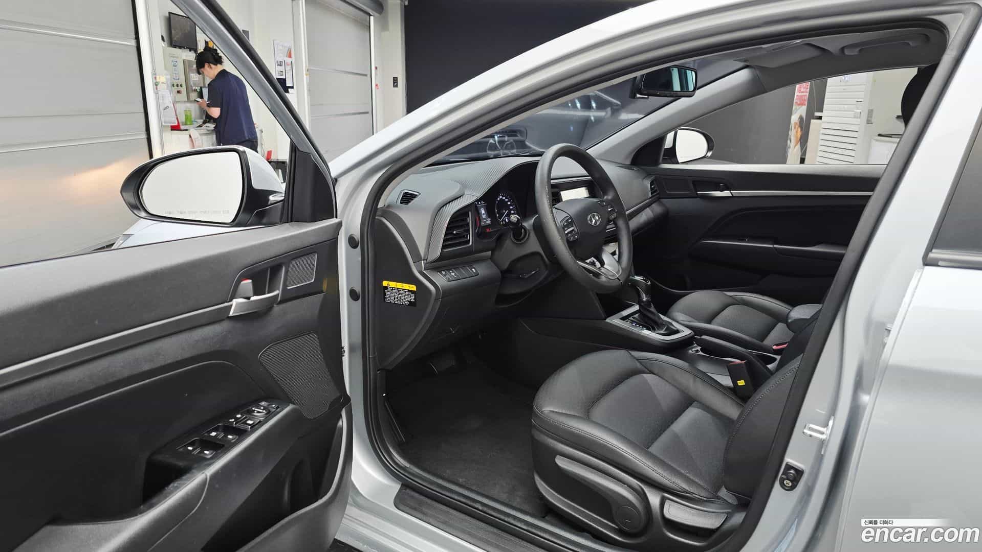 AVANTE Hyundai 2020.1-INNER-010