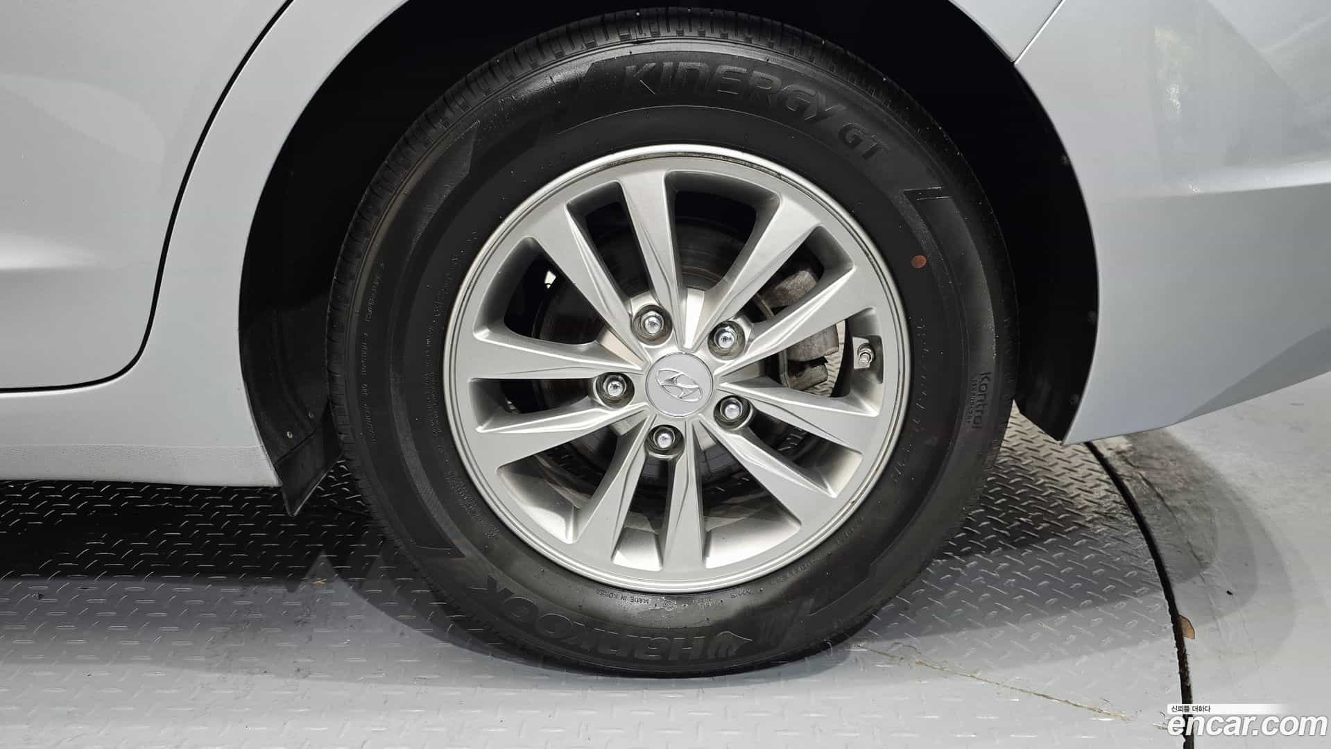 AVANTE Hyundai 2020.1-OUTER-031