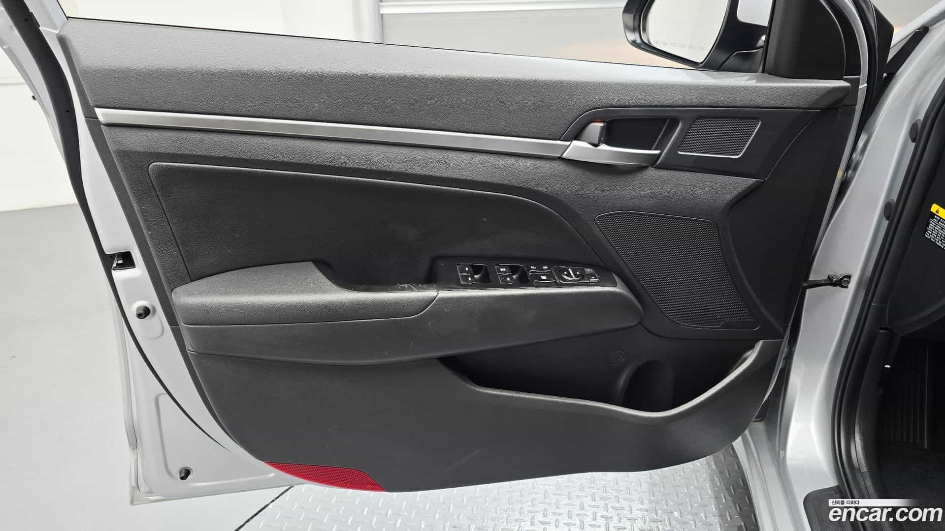 AVANTE Hyundai 2020.1-INNER-034