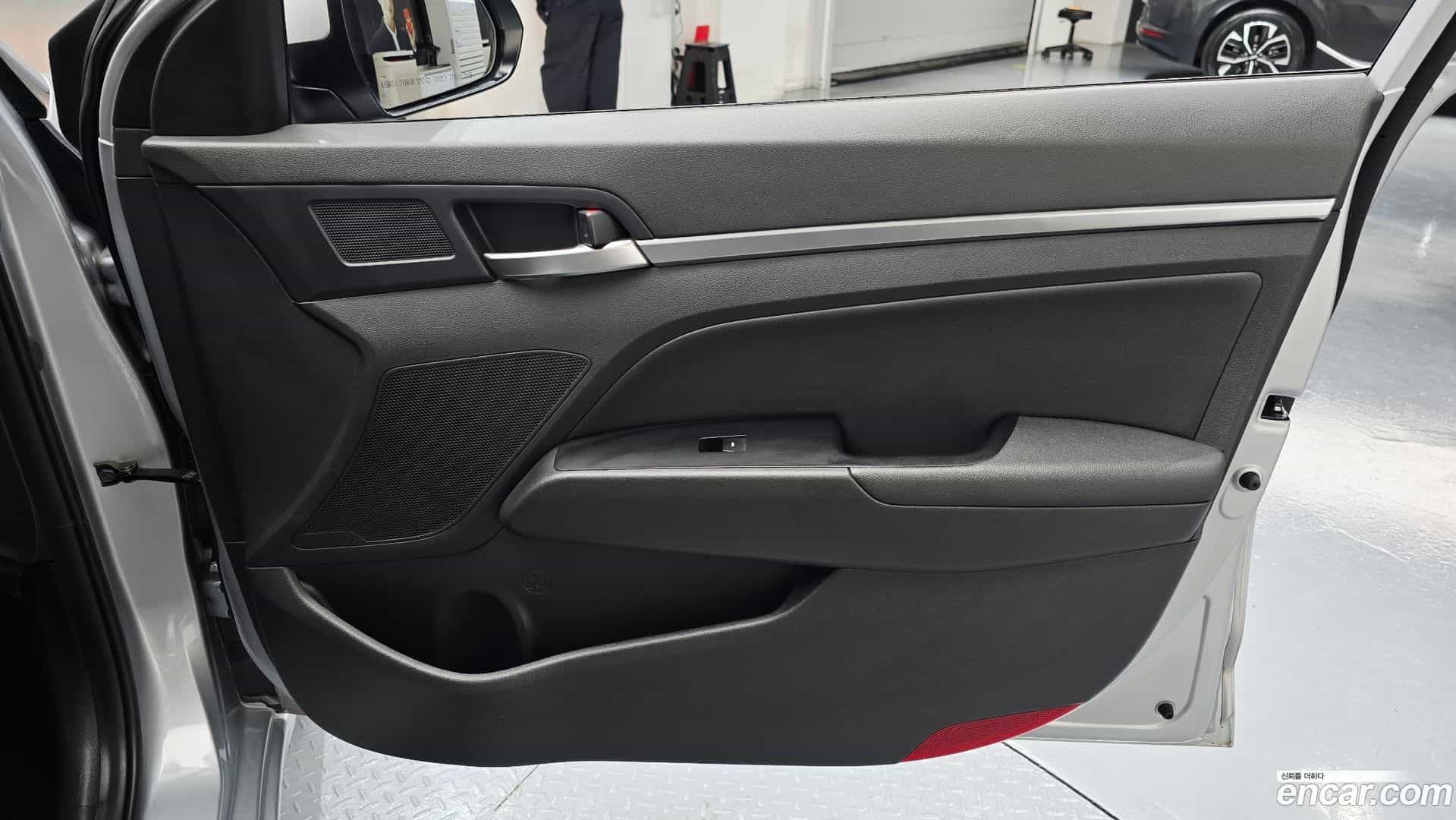 AVANTE Hyundai 2020.1-INNER-035