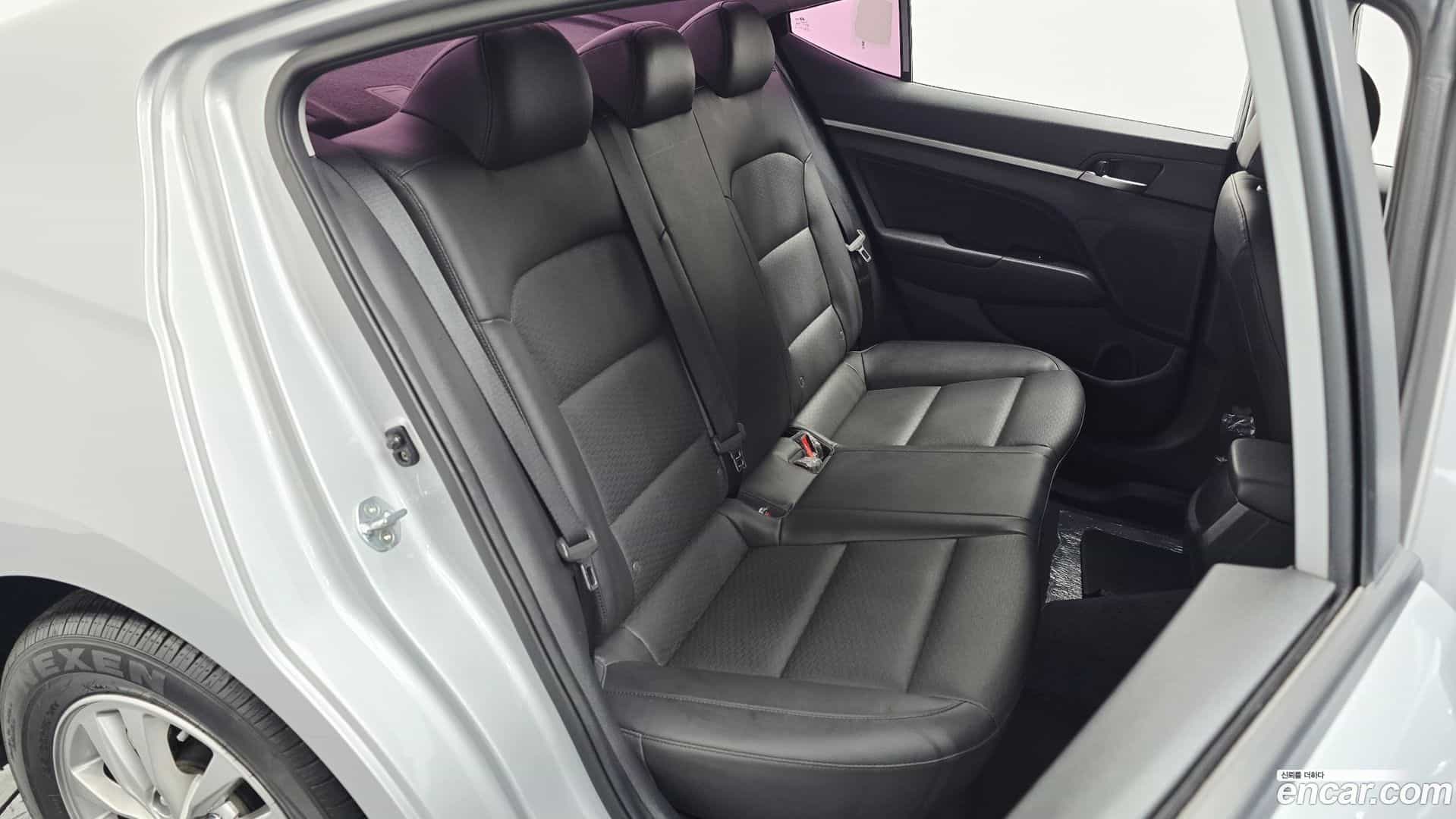AVANTE Hyundai 2020.1-INNER-036
