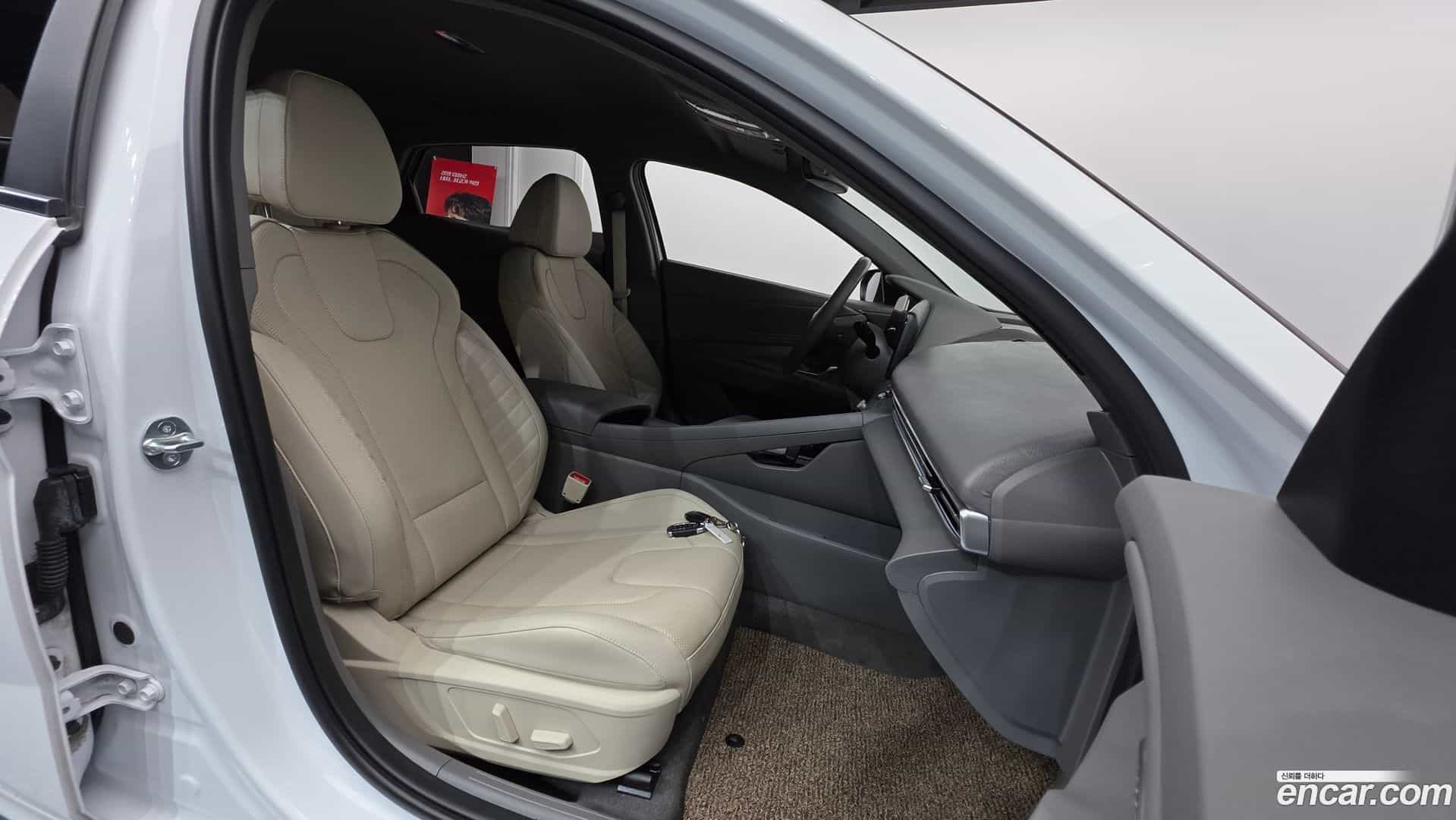 AVANTE Hyundai 2023.1-INNER-010