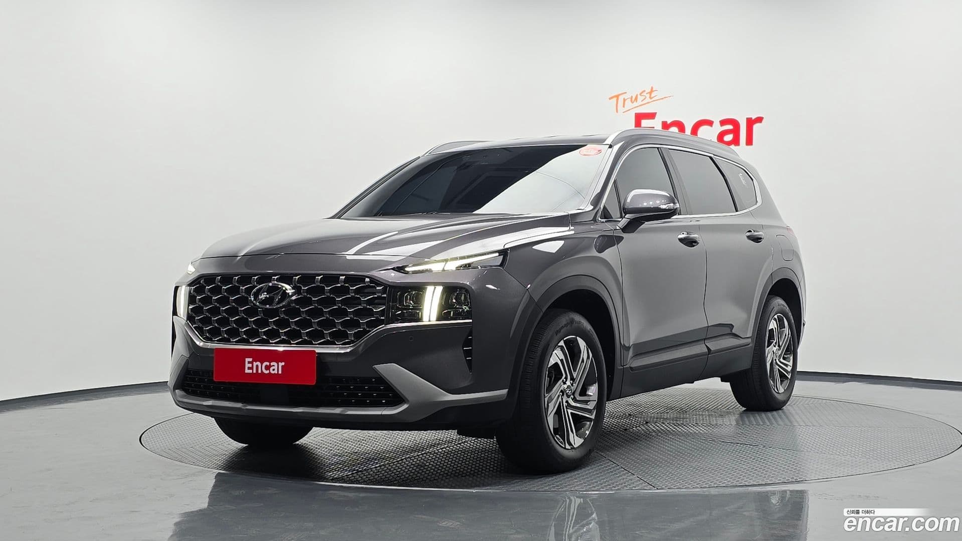 Main__Slider__Photo:Santafe Hyundai 2022.10-0