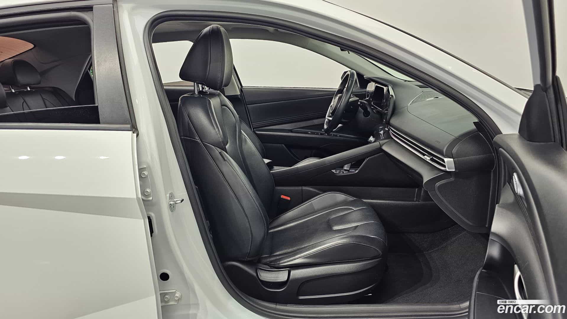 AVANTE Hyundai 2023.5-OPTION-015