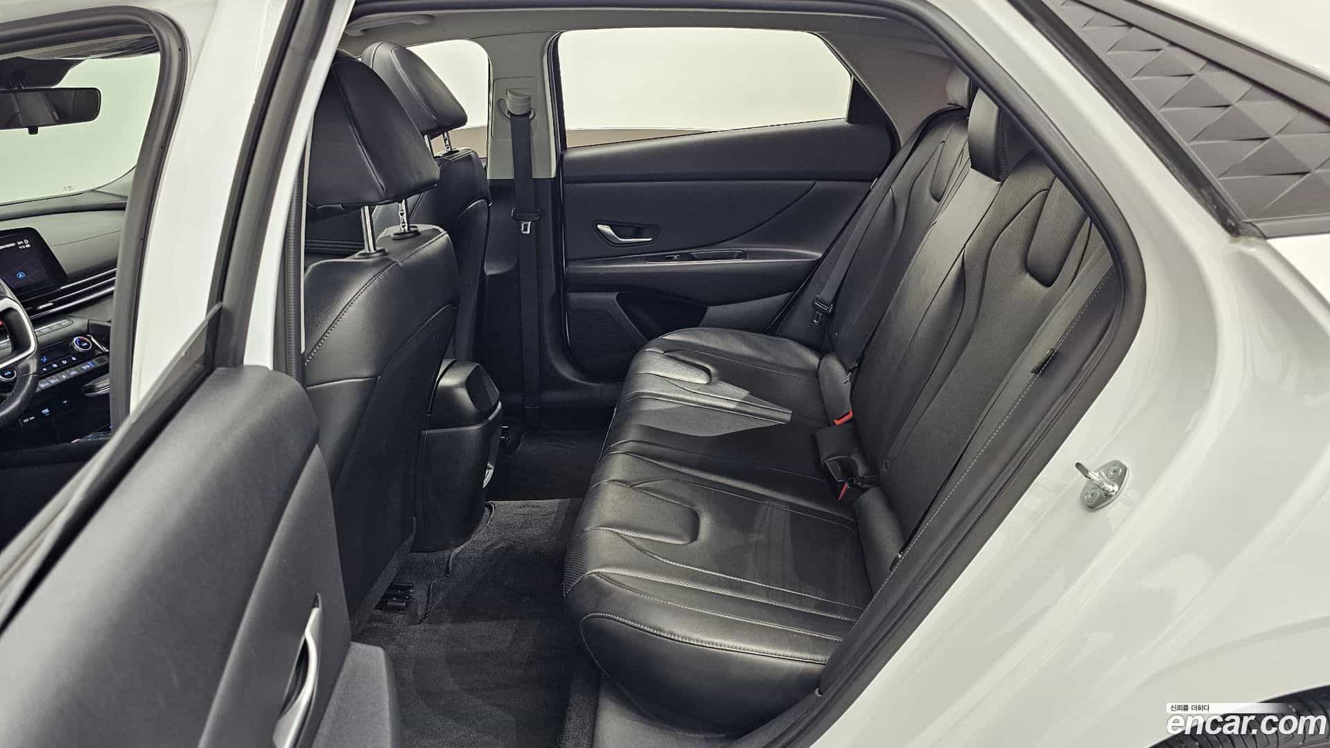 AVANTE Hyundai 2023.5-OPTION-016