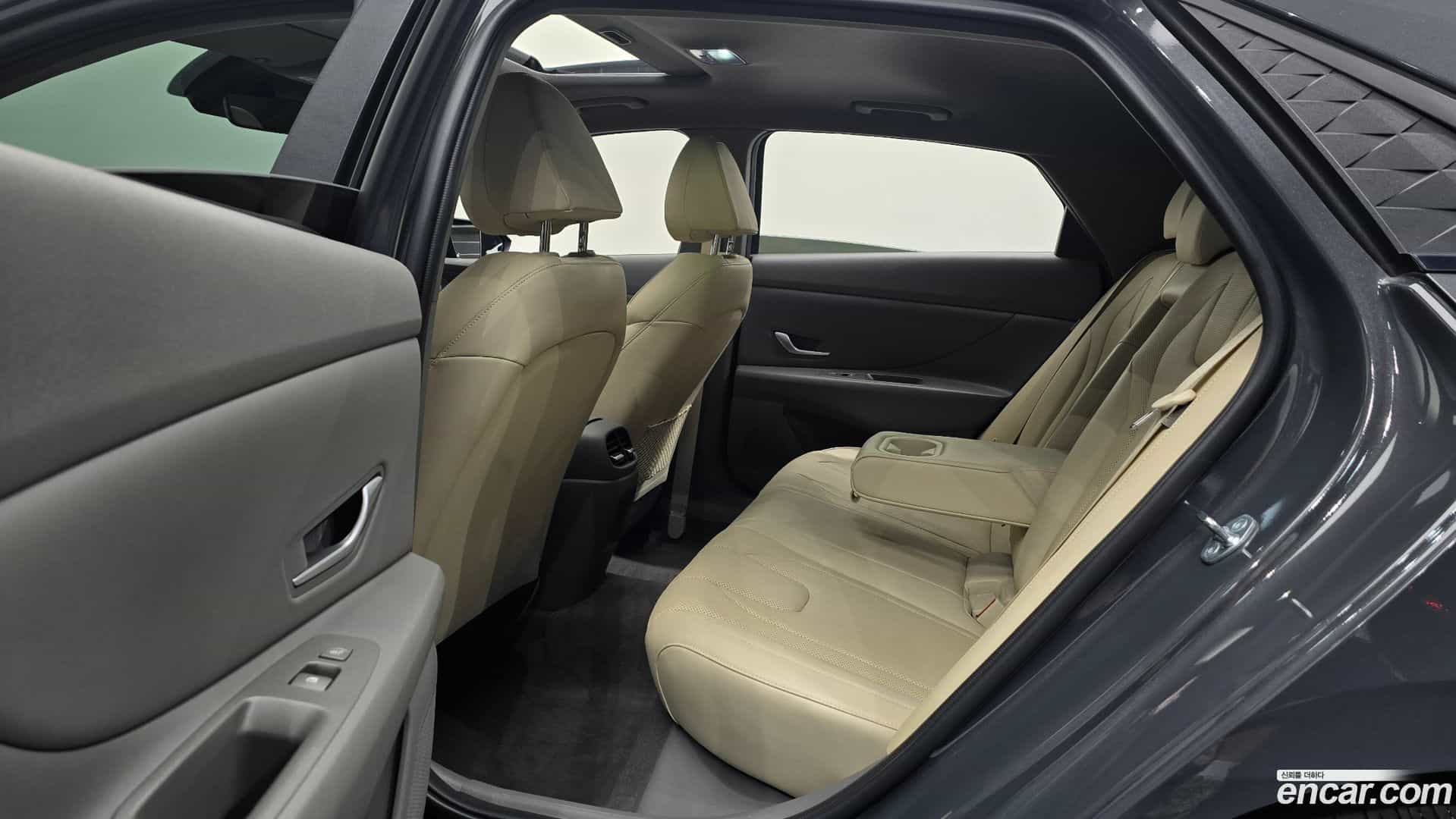 AVANTE Hyundai 2023.4-OPTION-016