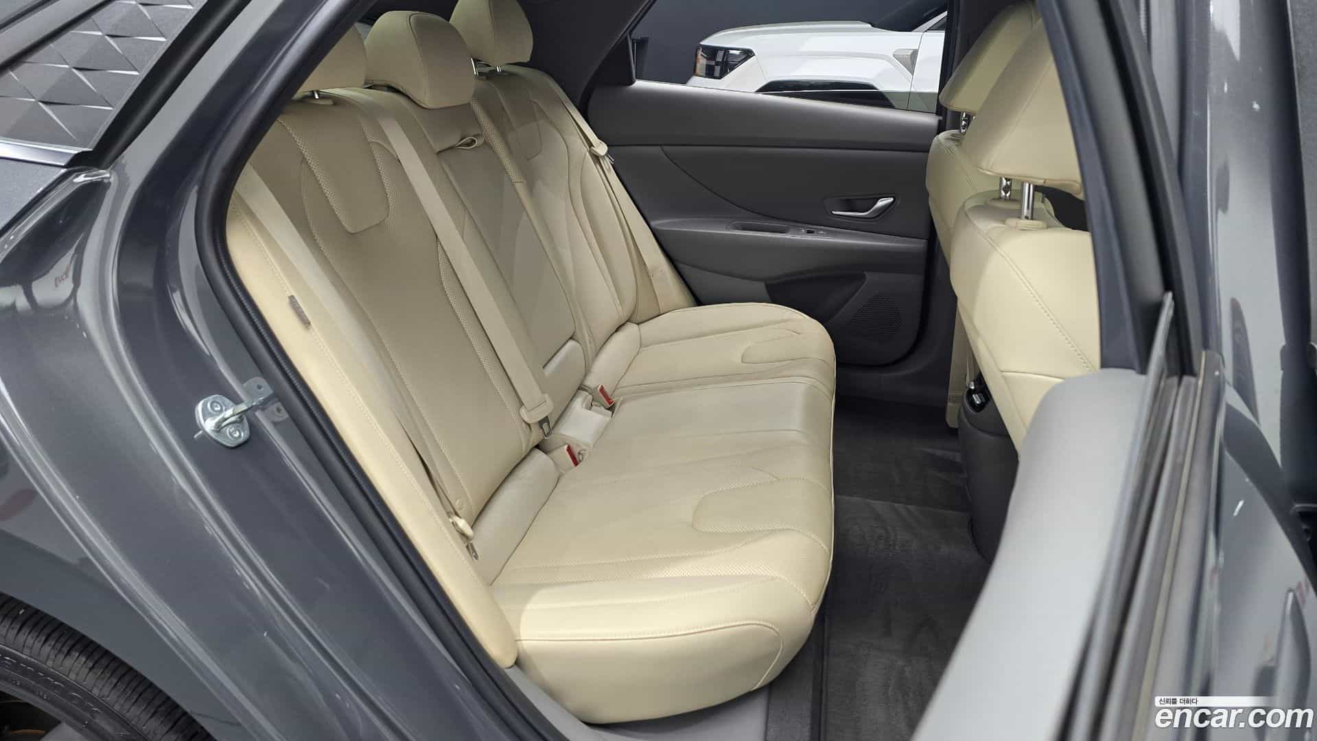 AVANTE Hyundai 2023.4-INNER-036