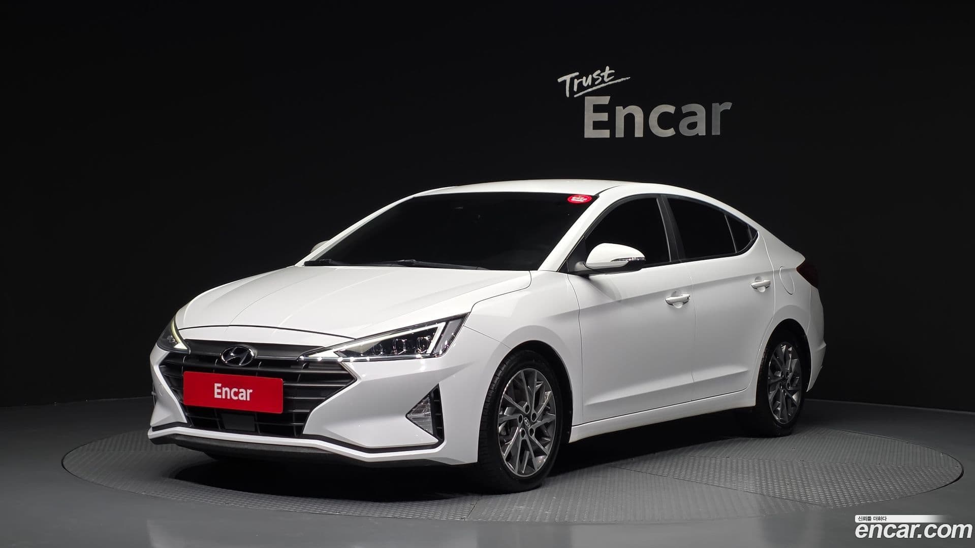 Main__Slider__Photo:AVANTE Hyundai 2018.9-0