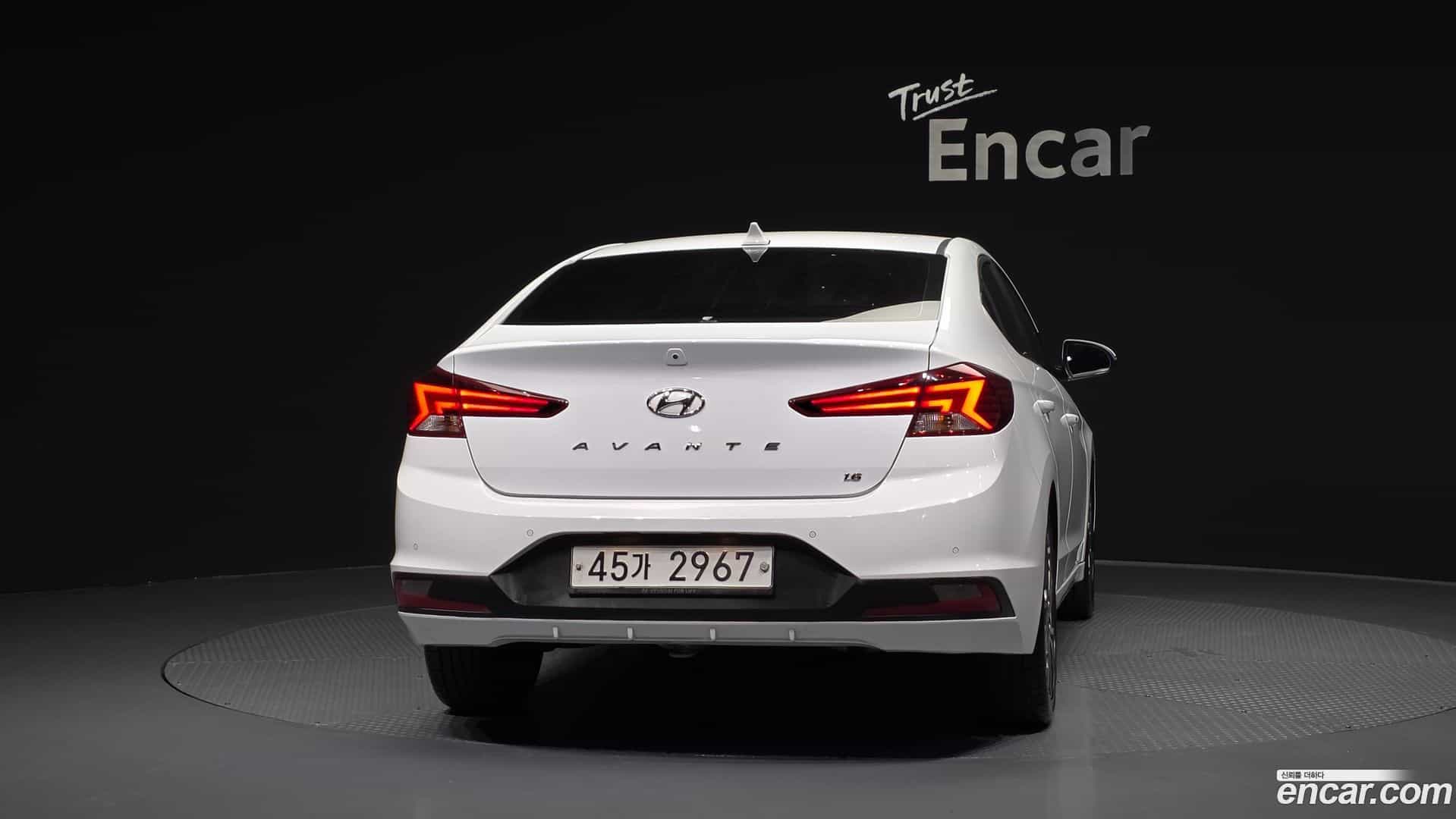 AVANTE Hyundai 2018.9-OUTER-004