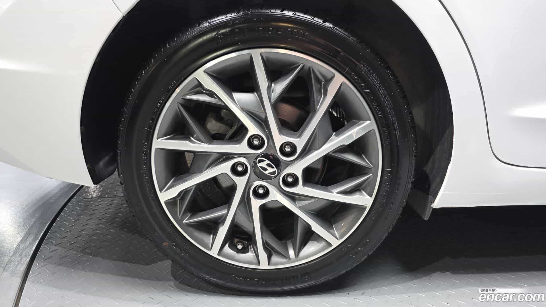 AVANTE Hyundai 2018.9-OUTER-005