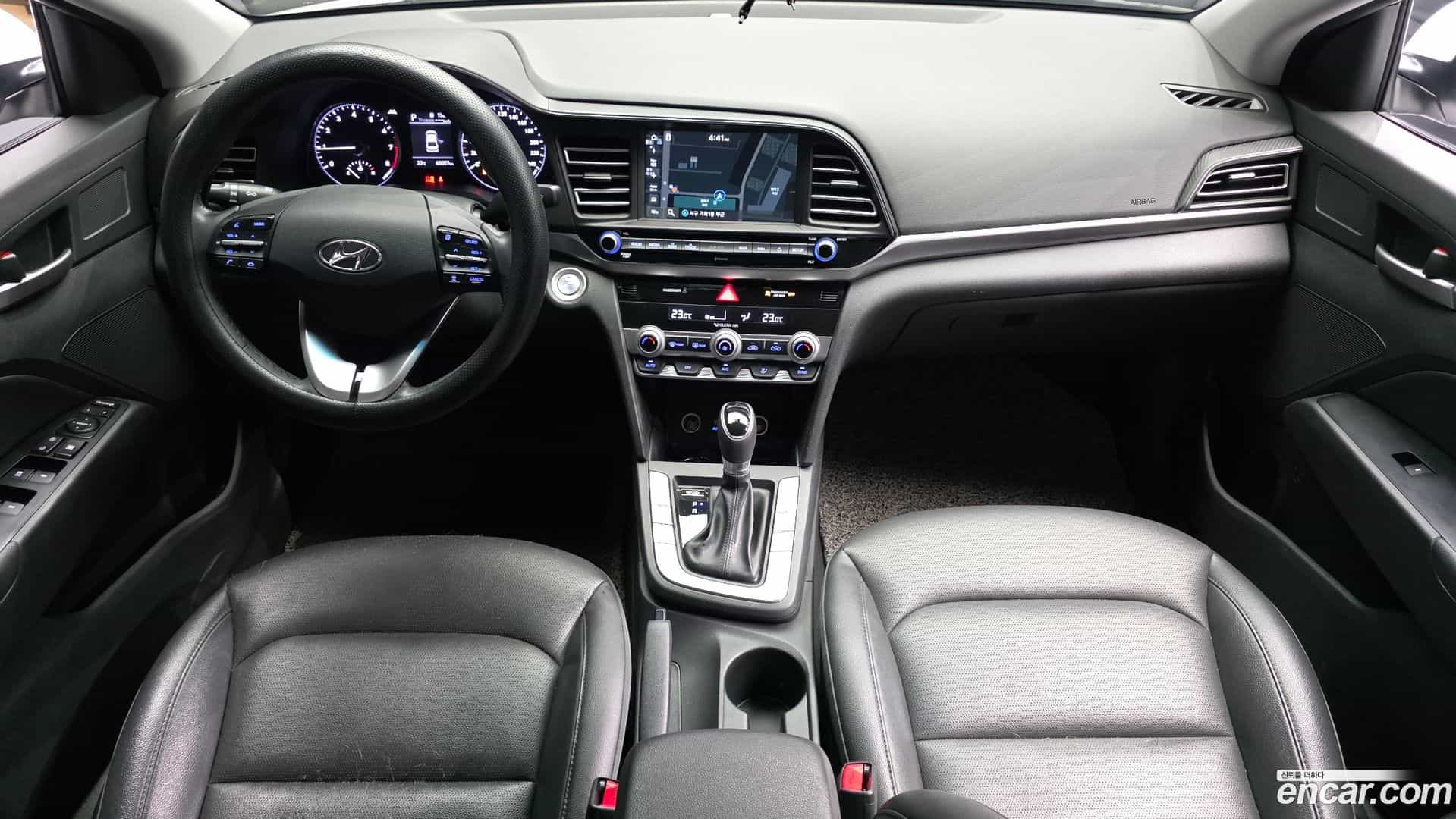 AVANTE Hyundai 2018.9-INNER-007