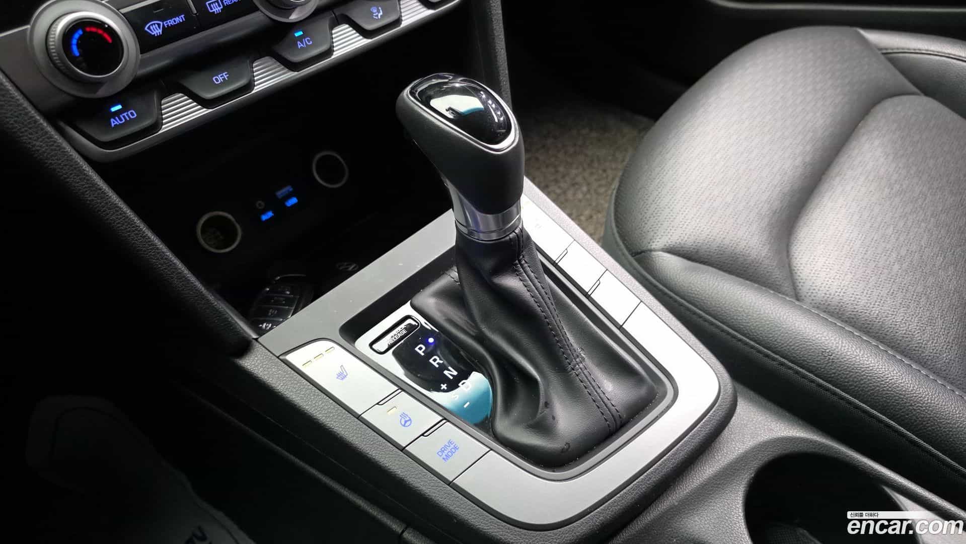 AVANTE Hyundai 2018.9-INNER-009