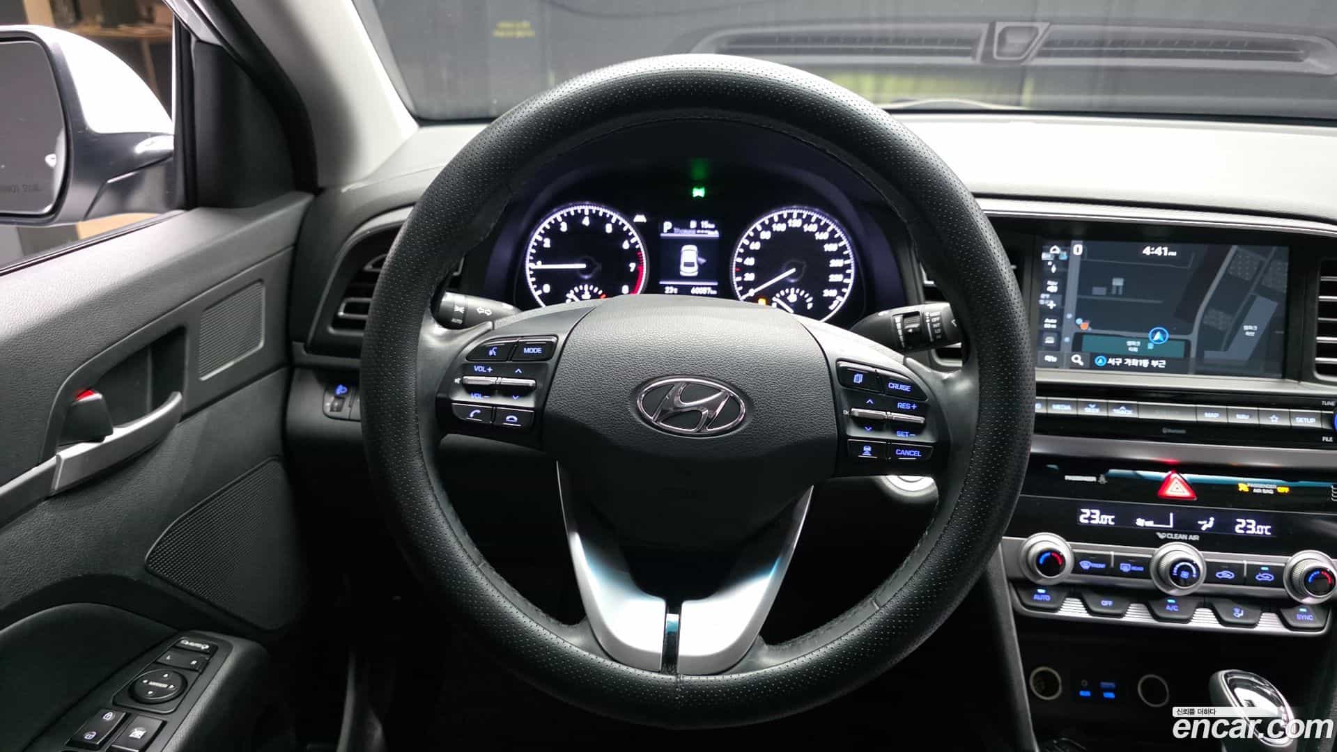 AVANTE Hyundai 2018.9-OPTION-017