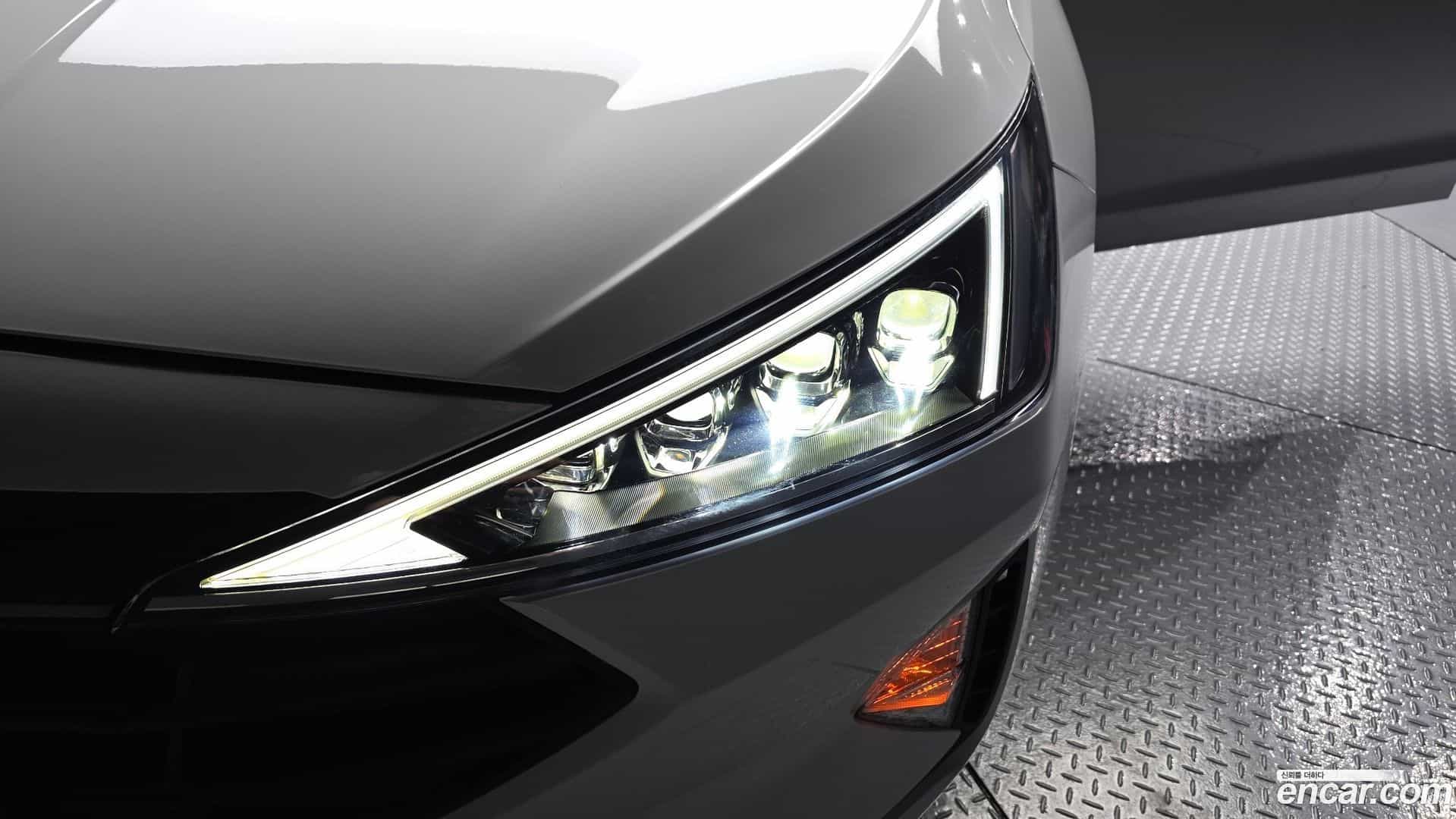 AVANTE Hyundai 2018.9-OUTER-032