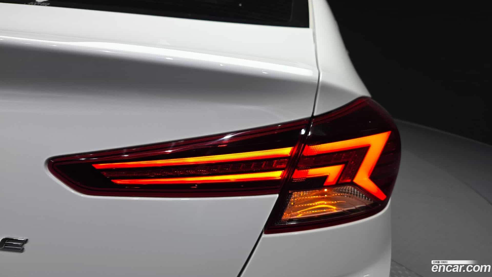 AVANTE Hyundai 2018.9-OUTER-033