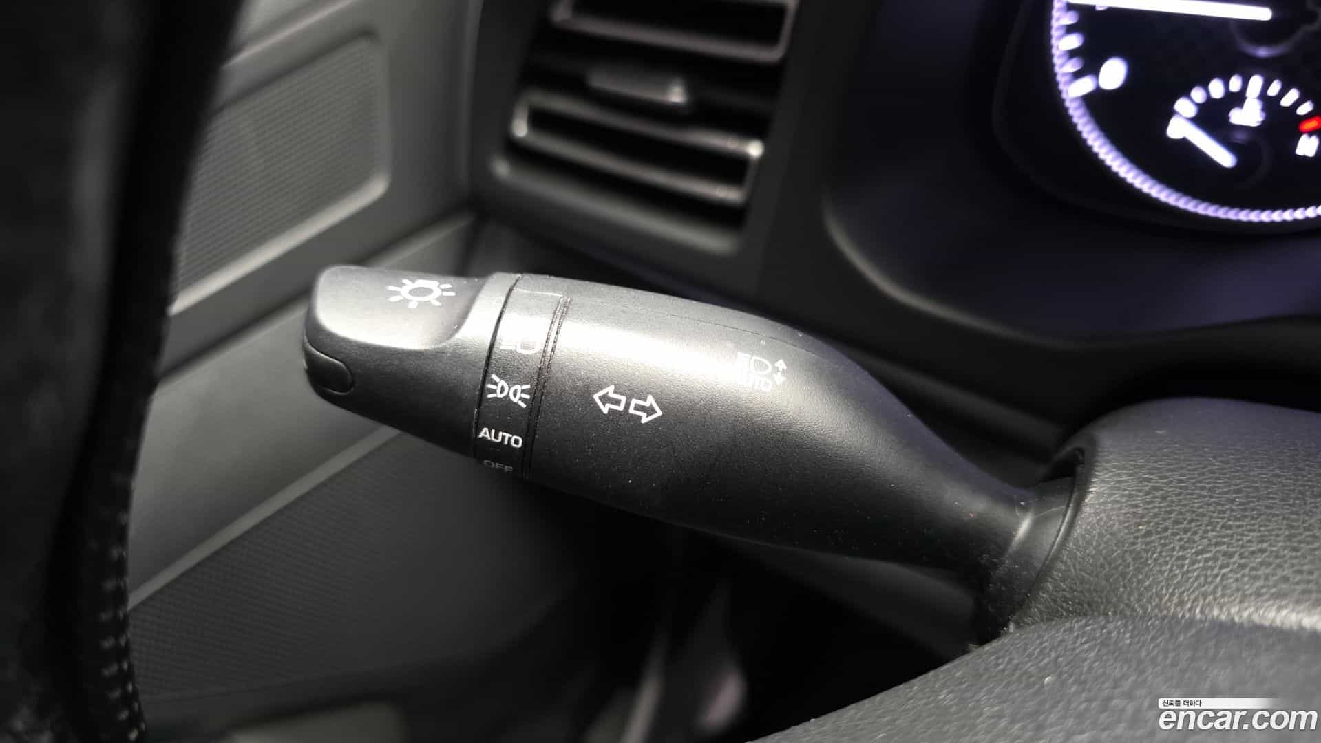AVANTE Hyundai 2018.9-OPTION-042