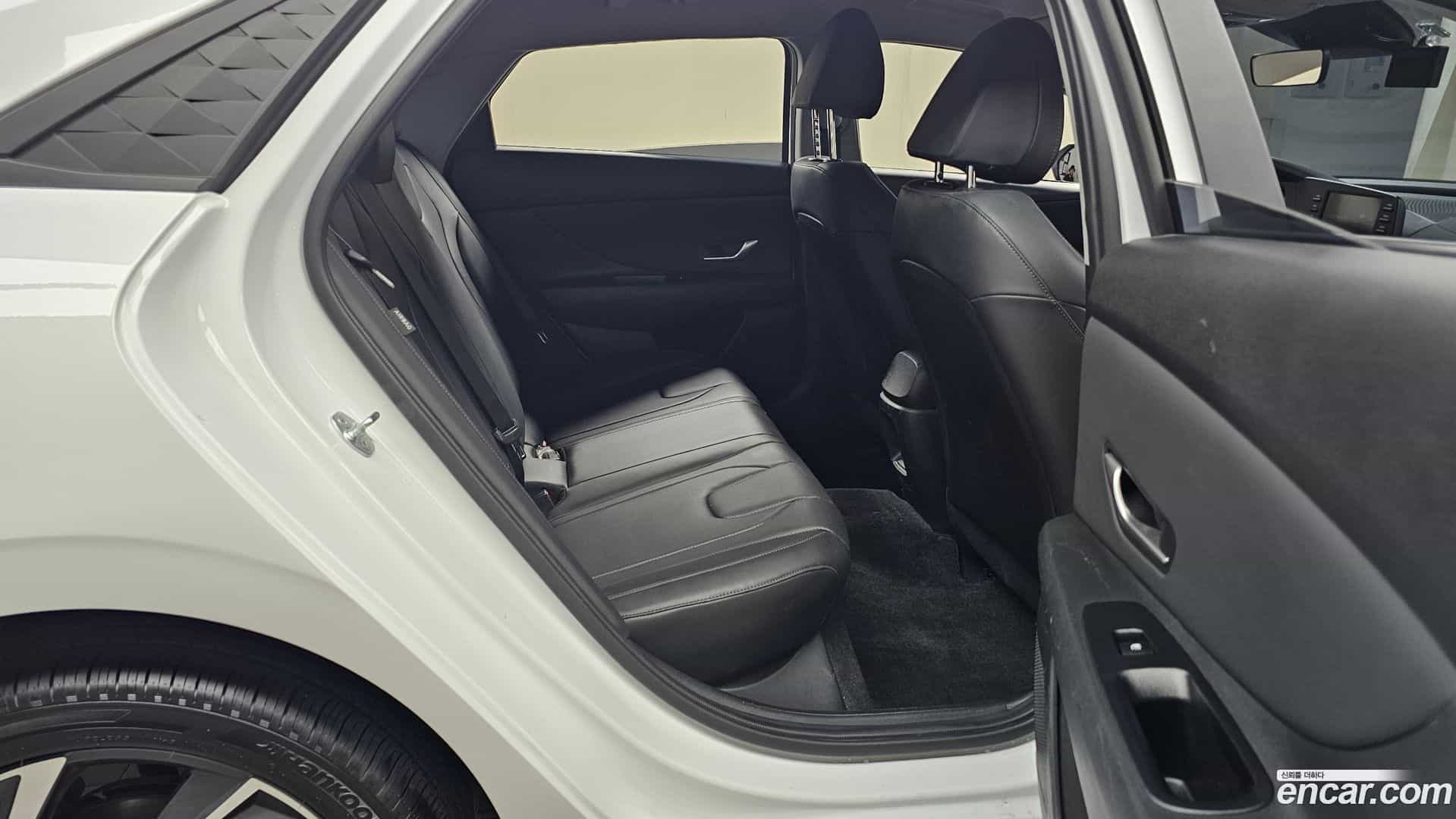 AVANTE Hyundai 2023.7-OPTION-015