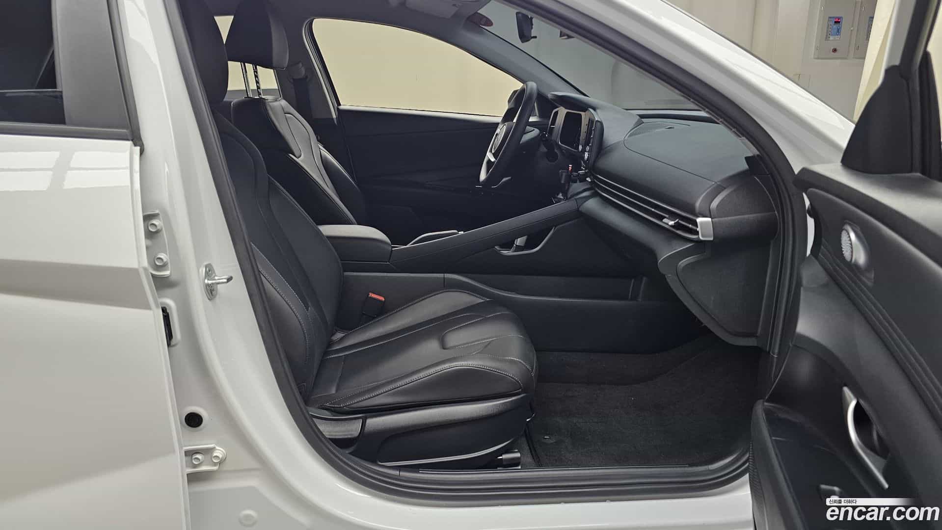 AVANTE Hyundai 2023.7-INNER-036