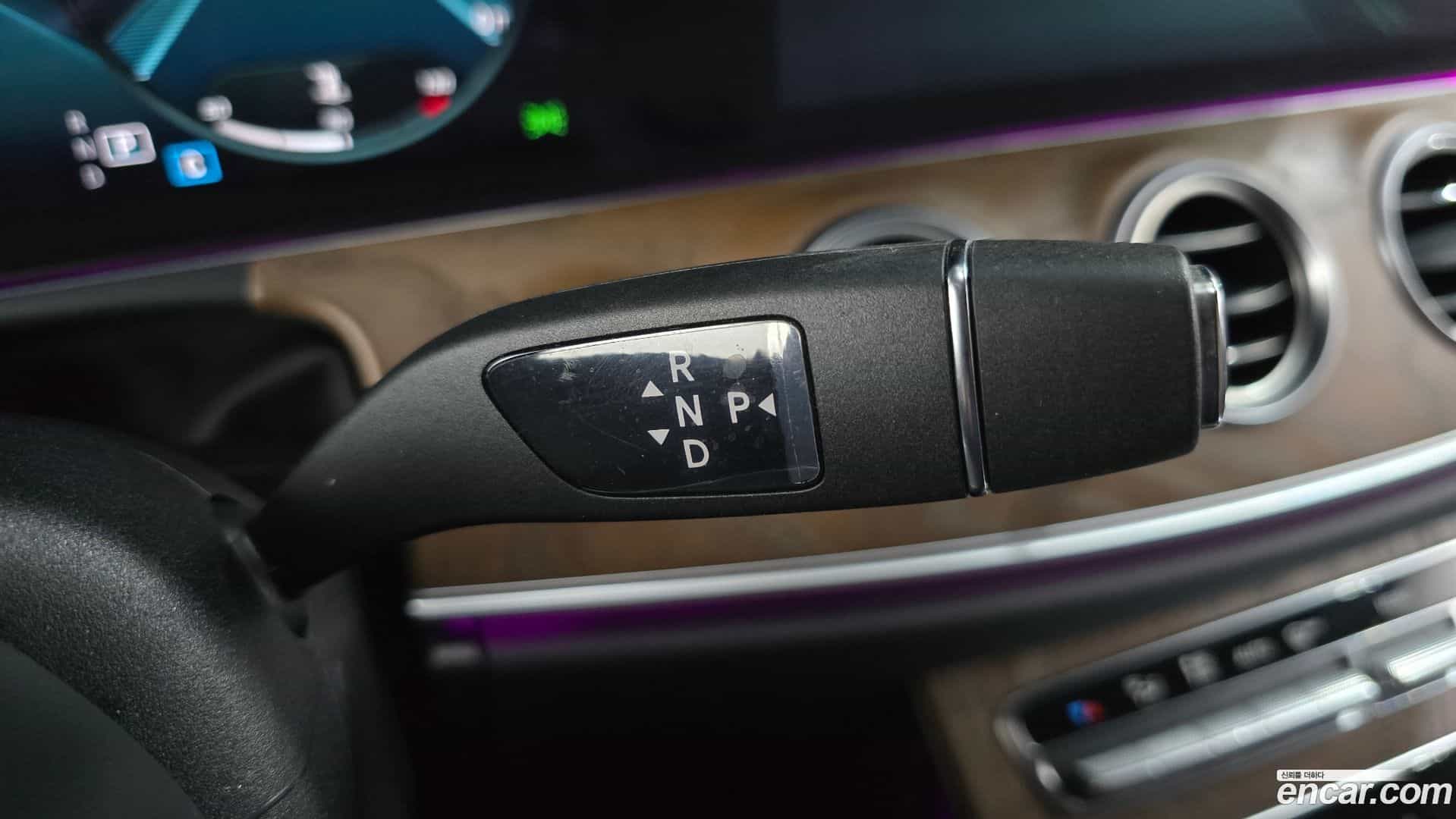 E-Class Mercedes-Benz 2022.3-INNER-009