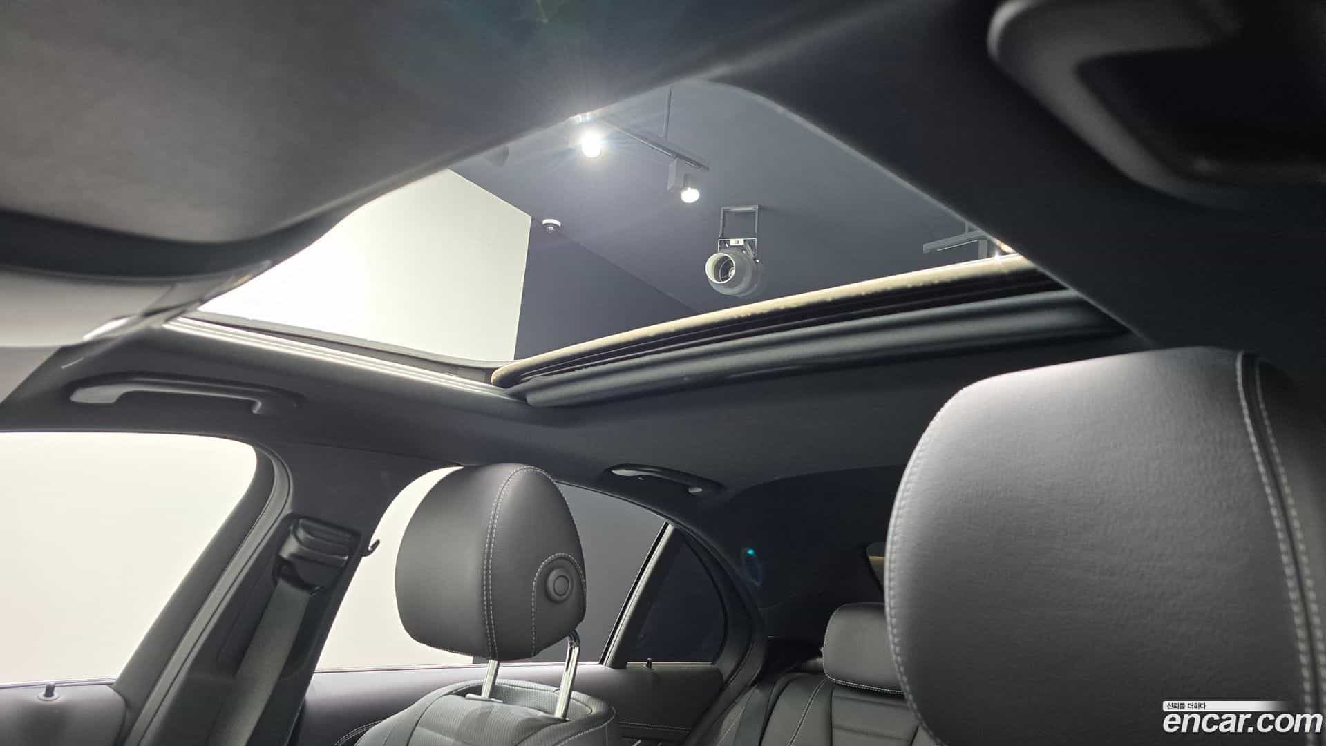 E-Class Mercedes-Benz 2022.3-OPTION-022