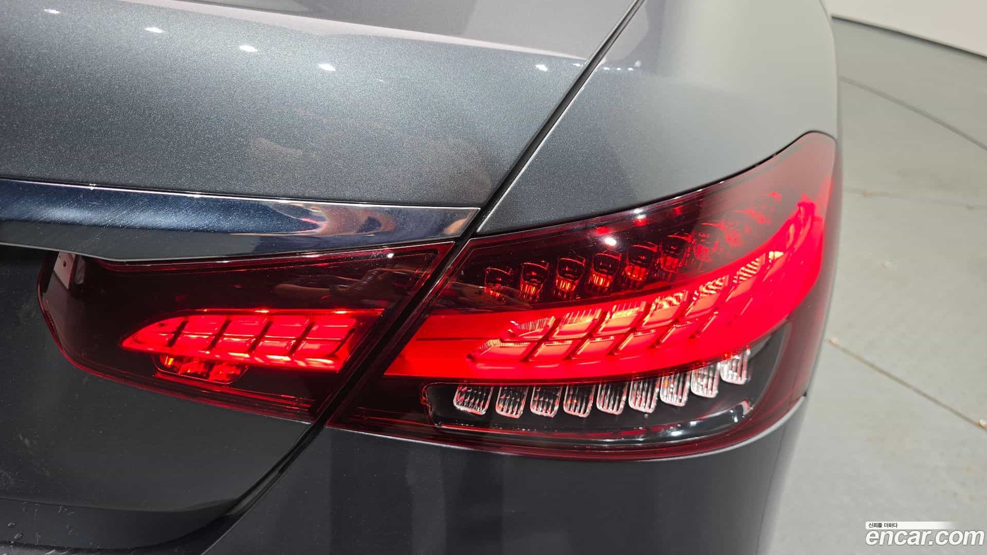 E-Class Mercedes-Benz 2022.3-OUTER-033