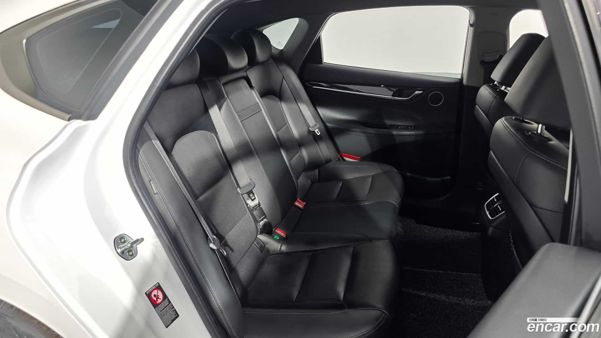 Grandeur Hyundai 2019.1-OPTION-015