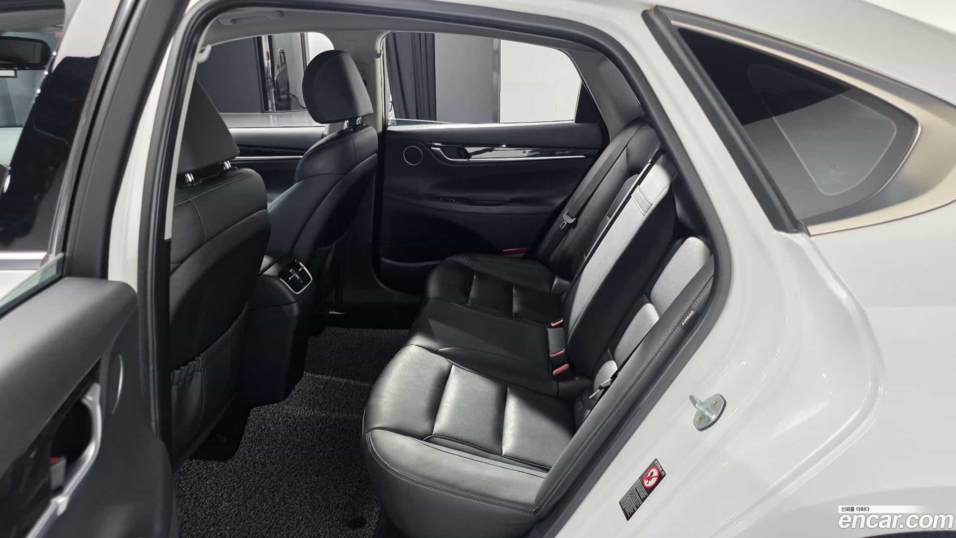 Grandeur Hyundai 2019.1-OPTION-016