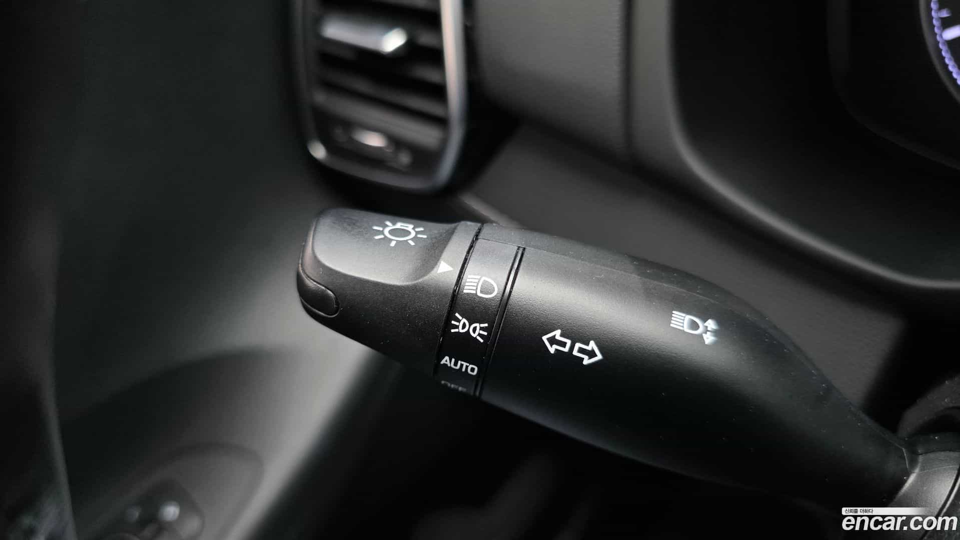 Grandeur Hyundai 2019.1-OPTION-024