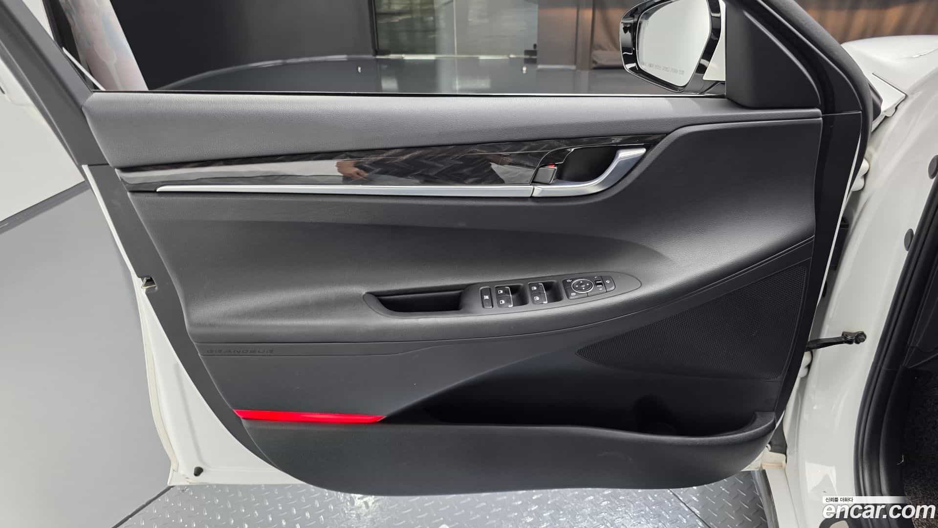 Grandeur Hyundai 2019.1-INNER-034