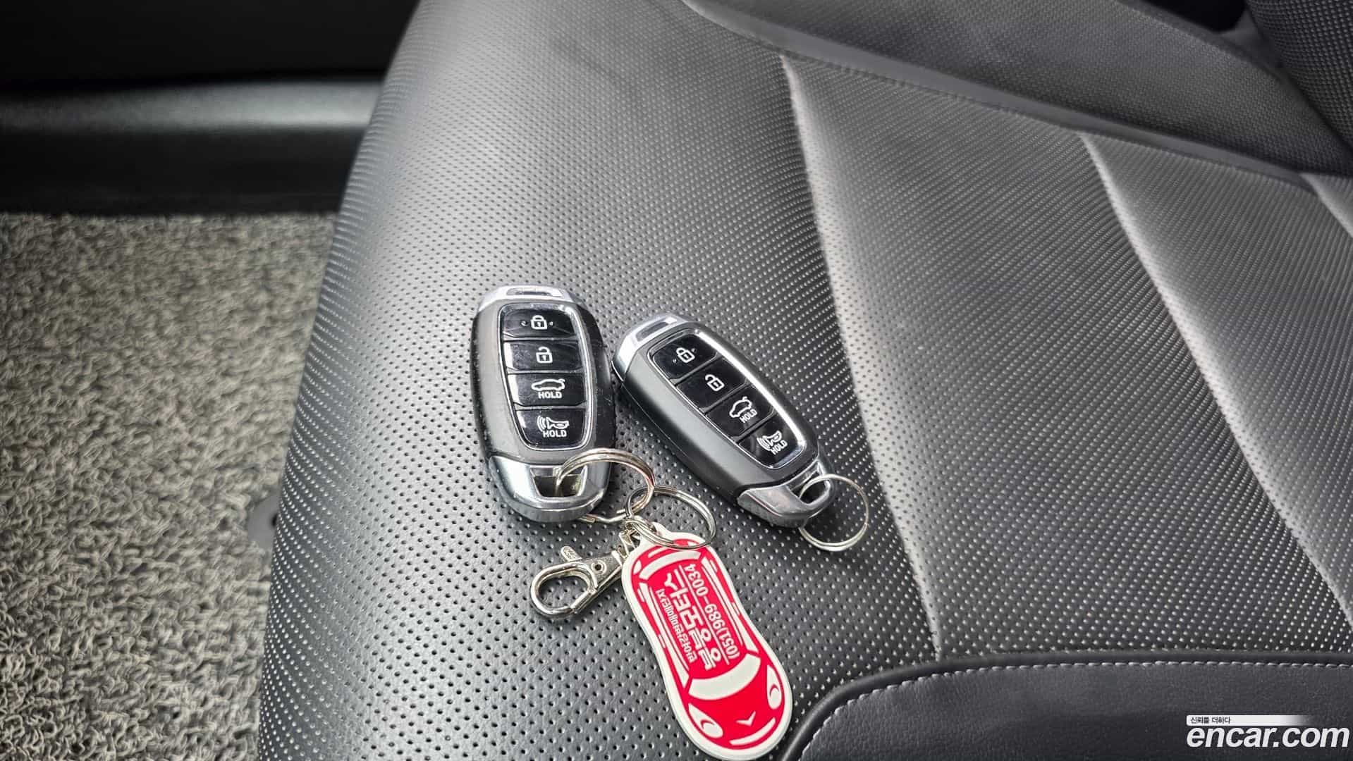 Grandeur Hyundai 2019.1-OPTION-040
