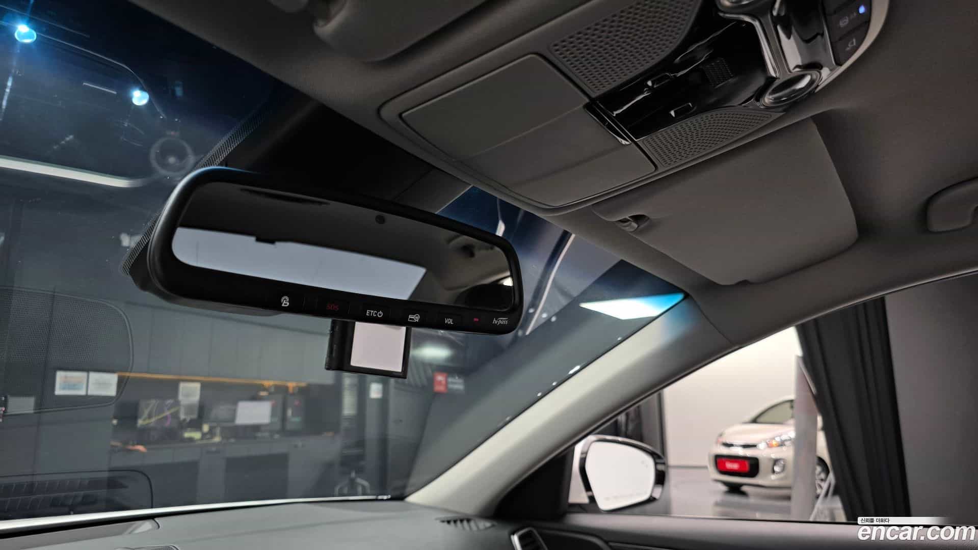 Grandeur Hyundai 2019.1-OPTION-042
