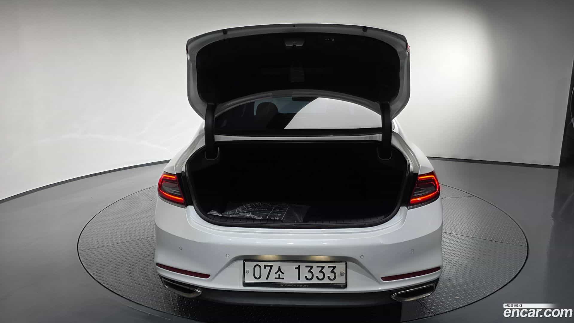 Grandeur Hyundai 2019.1-OPTION-044