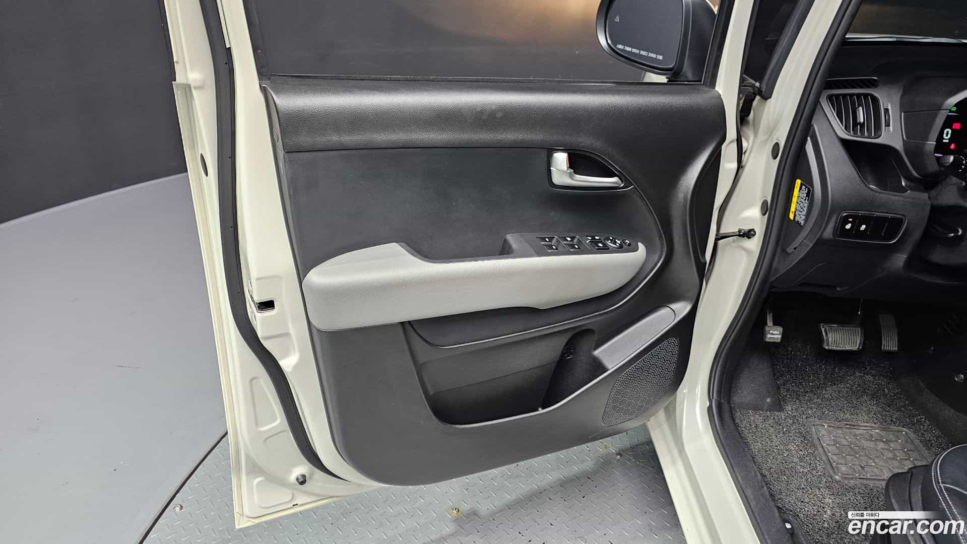 RAY Kia 2023.3-INNER-034