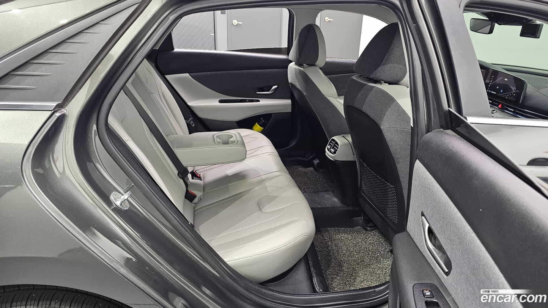 AVANTE Hyundai 2020.5-OPTION-015