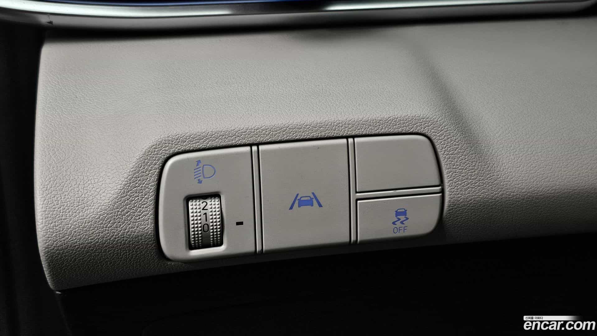 AVANTE Hyundai 2020.5-OPTION-024