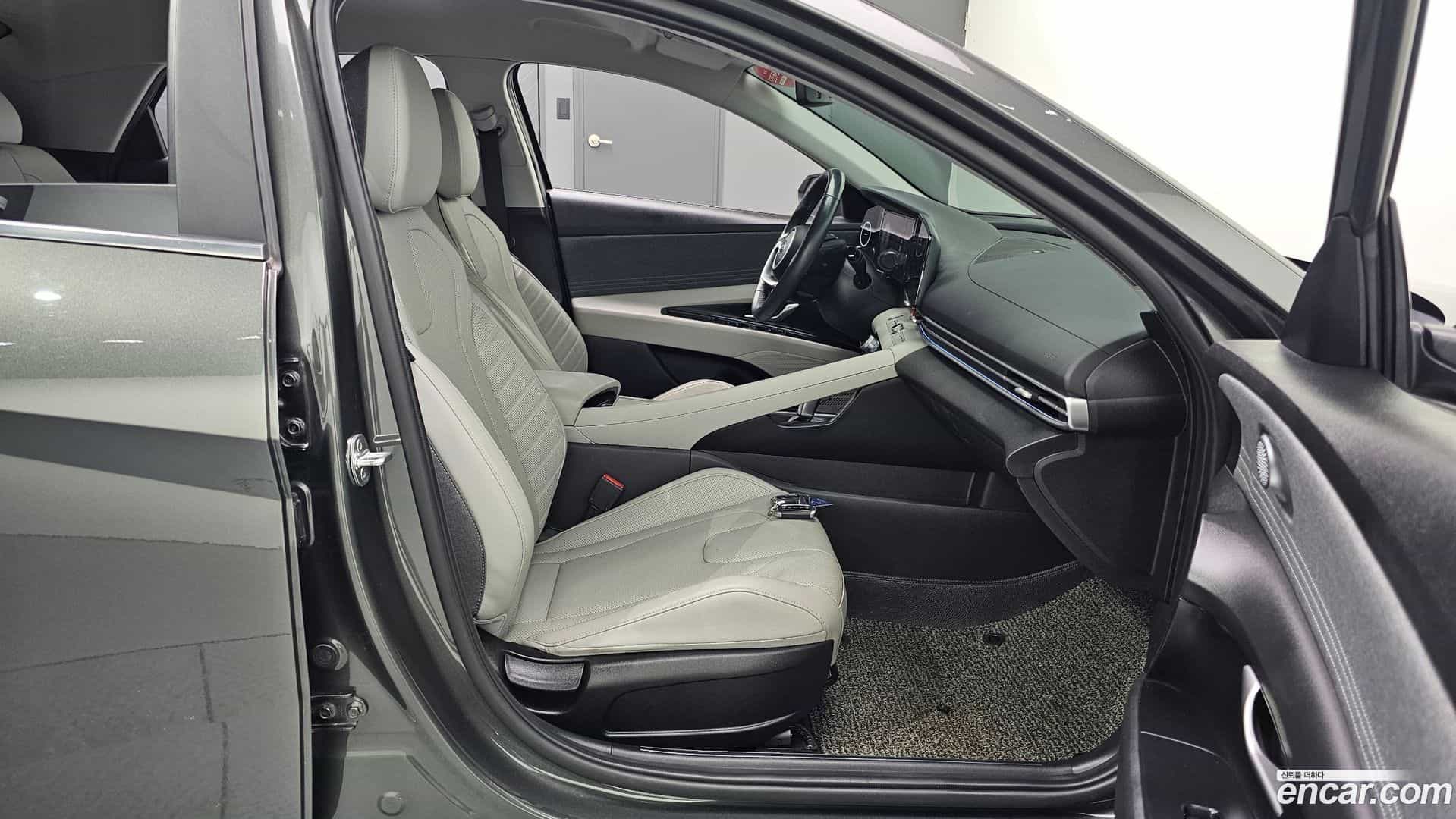 AVANTE Hyundai 2020.5-INNER-036