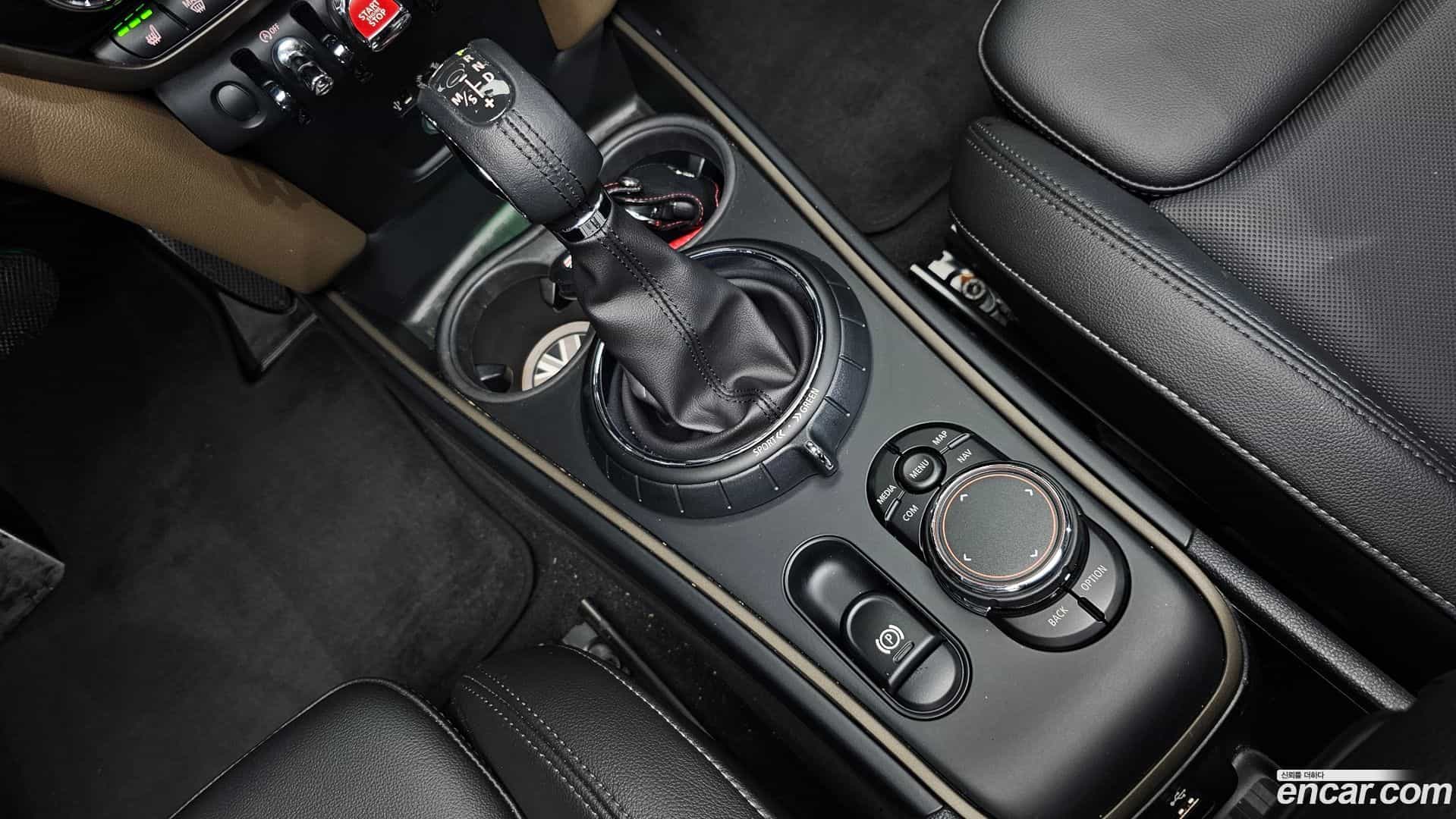 Countryman Mini 2017.6-INNER-009