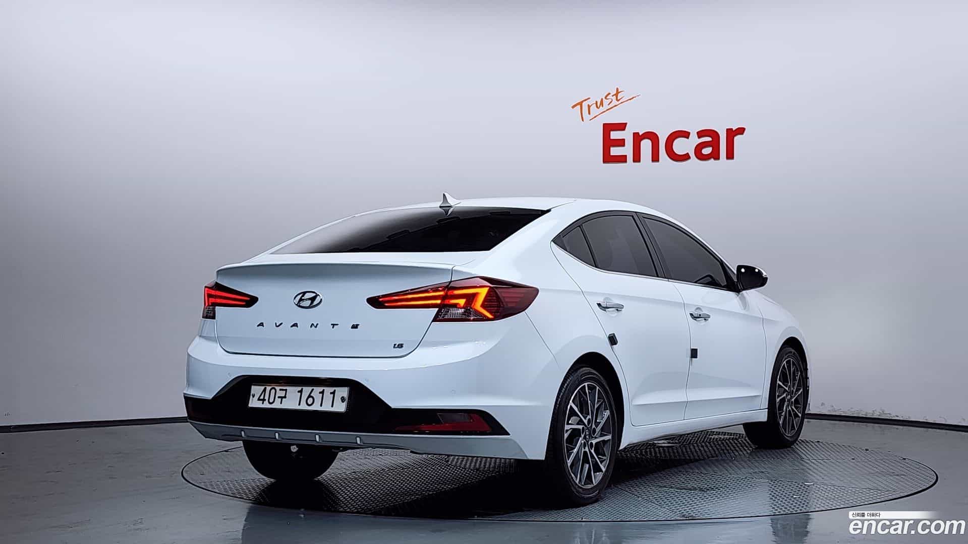 AVANTE Hyundai 2019.5-OUTER-002