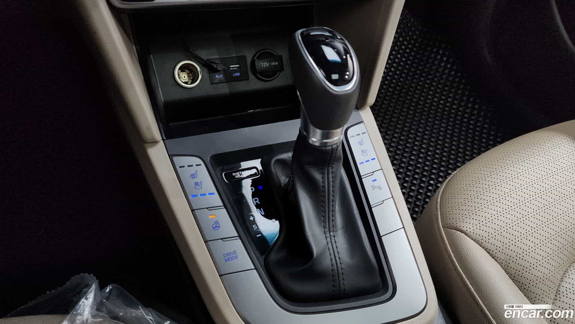 AVANTE Hyundai 2019.5-INNER-009