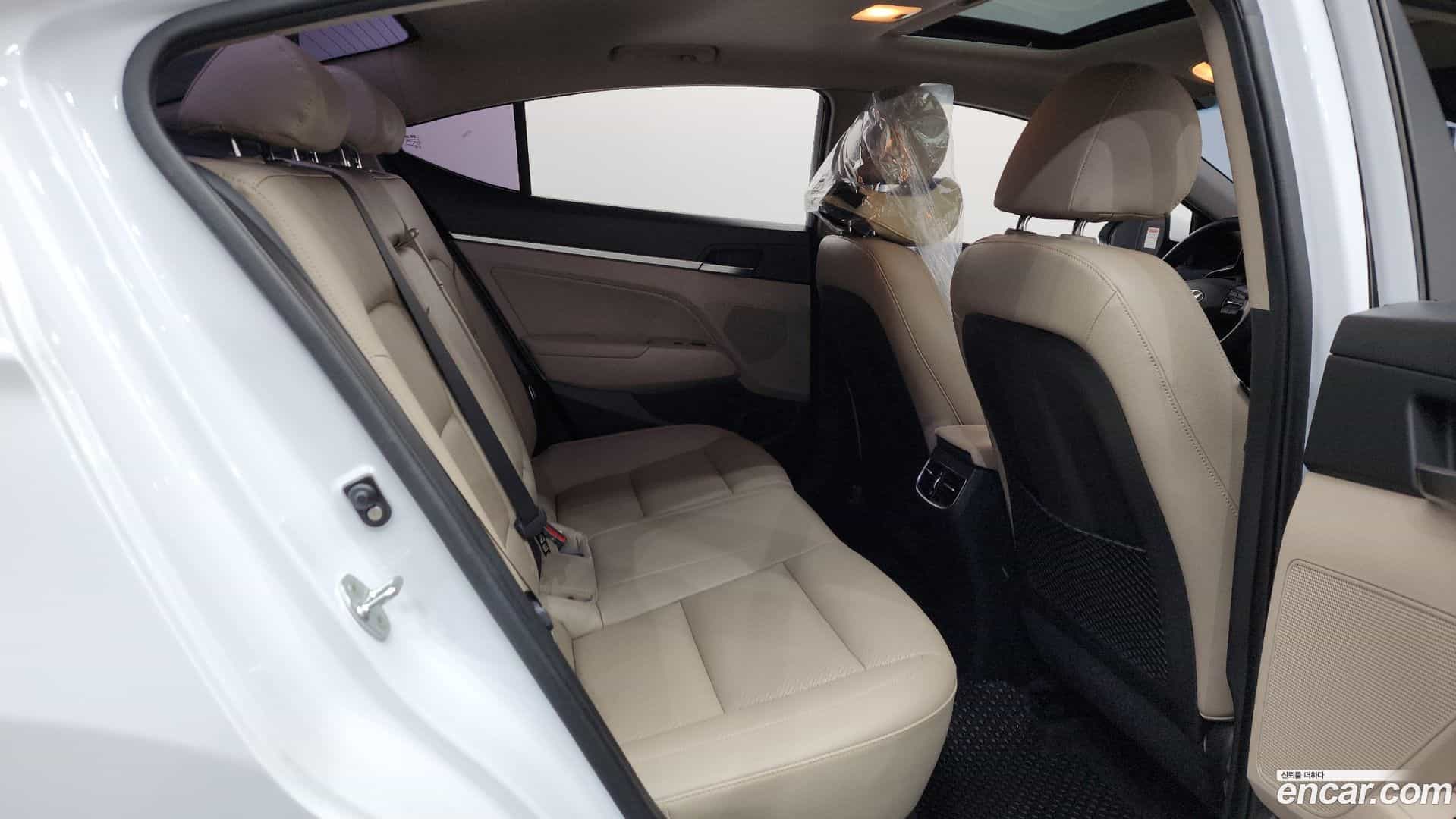 AVANTE Hyundai 2019.5-OPTION-015
