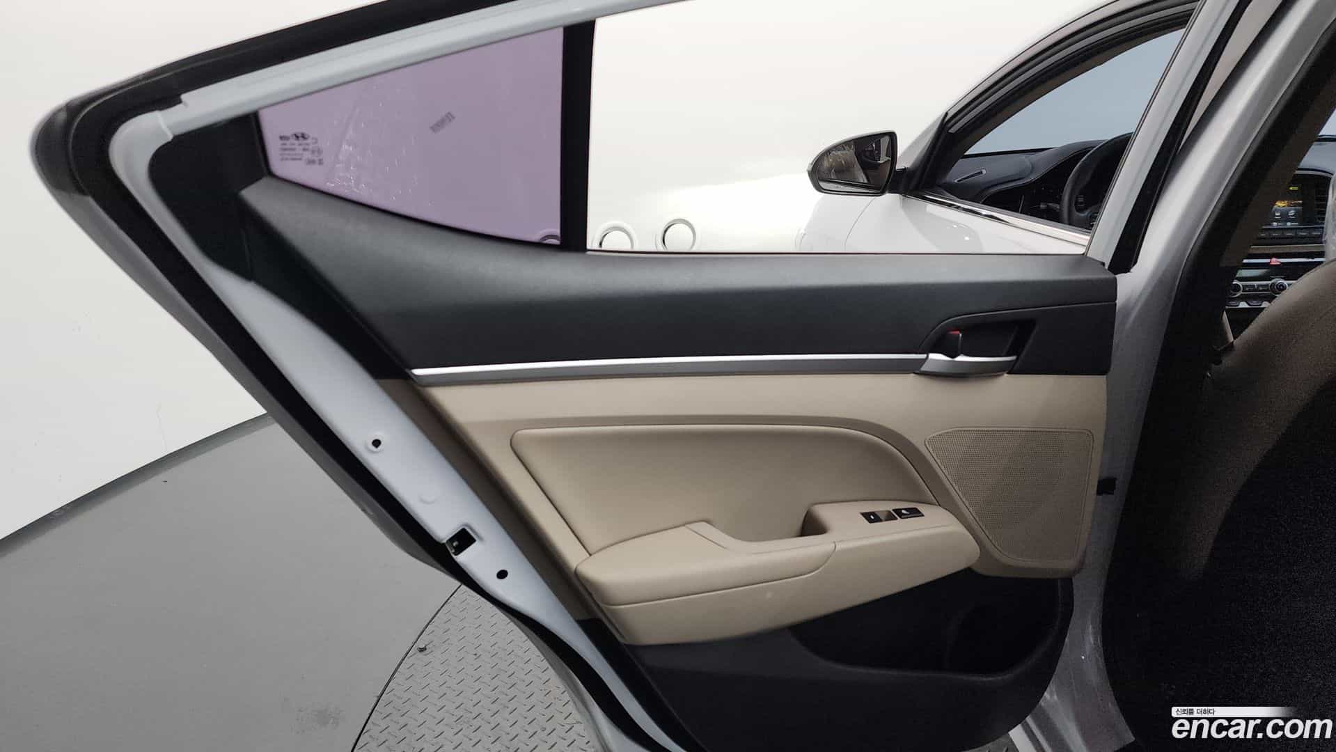 AVANTE Hyundai 2019.5-INNER-035