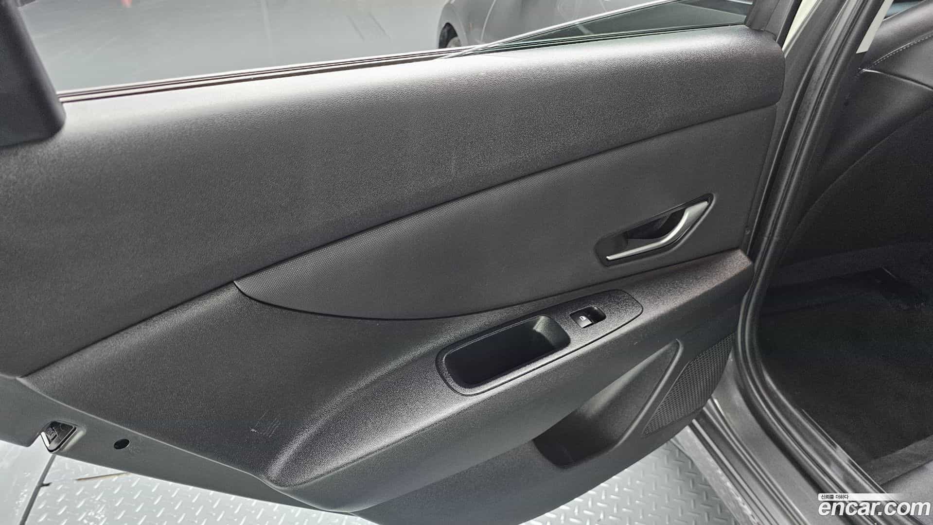AVANTE Hyundai 2023.0-INNER-035