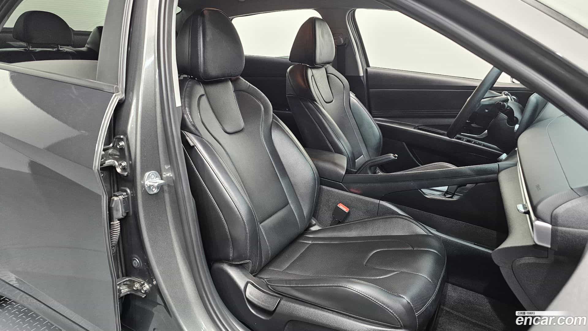 AVANTE Hyundai 2023.0-INNER-036