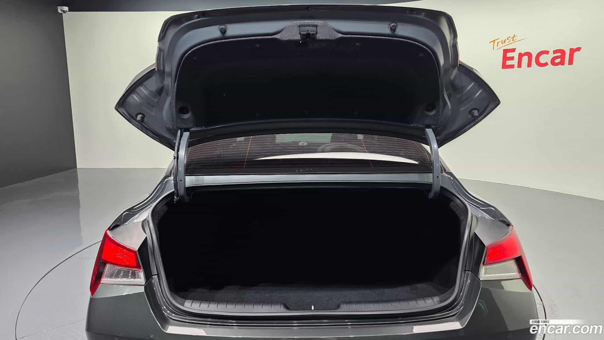 AVANTE Hyundai 2023.0-OPTION-044