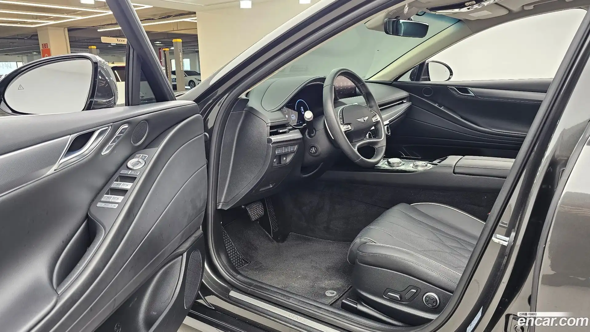 G80 Genesis 2023.2-INNER-010